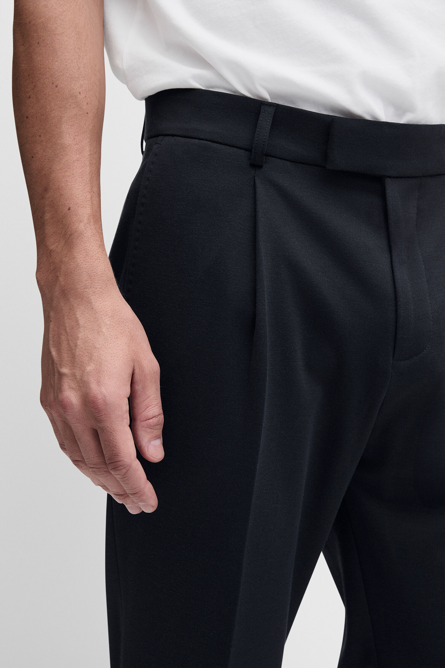 Hose, Schwarze Hose, Taillenhöhe, Kleiderordnung, Glatter Stoff