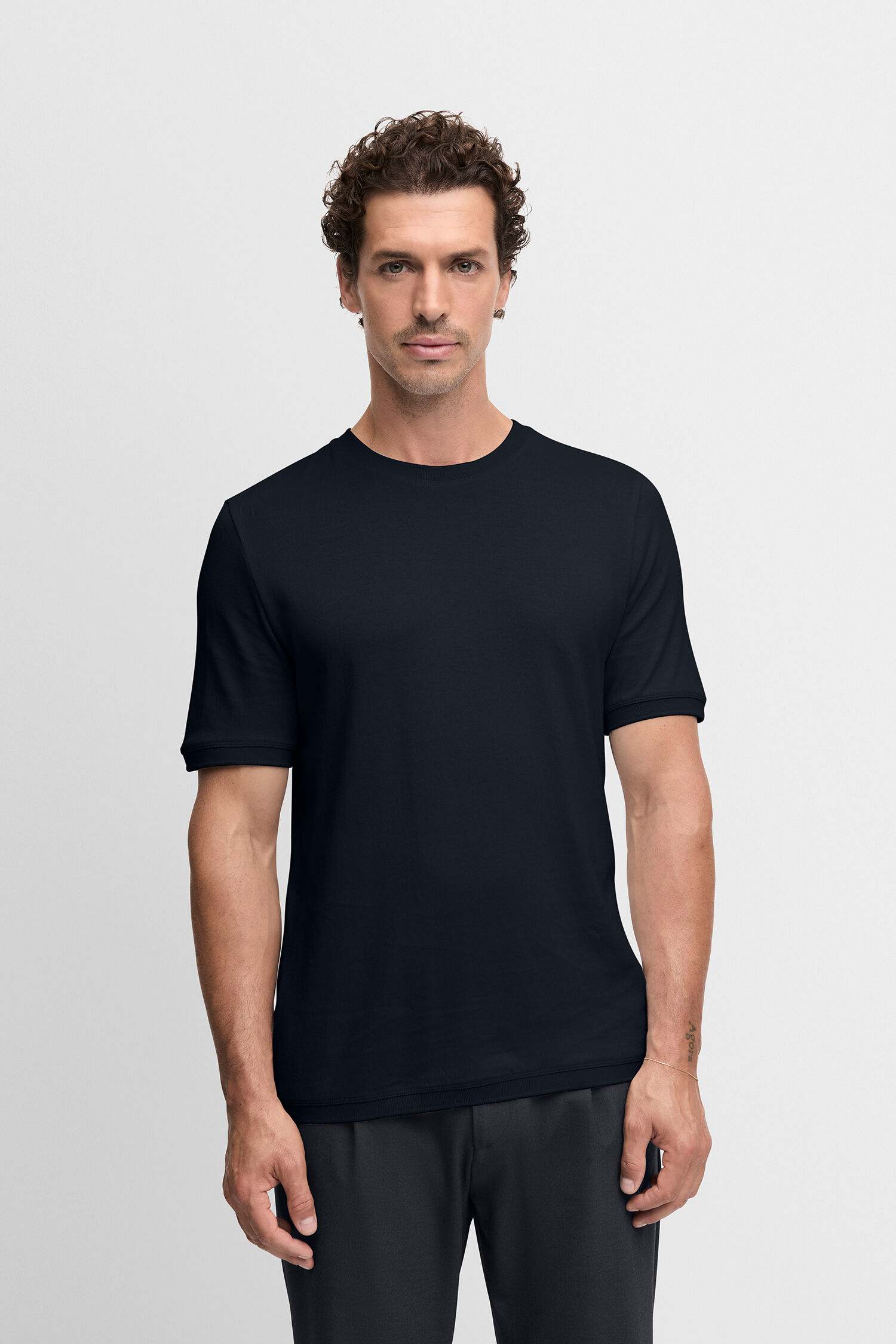 T-shirt, Ärmel, Erwachsener, Mann, Person -