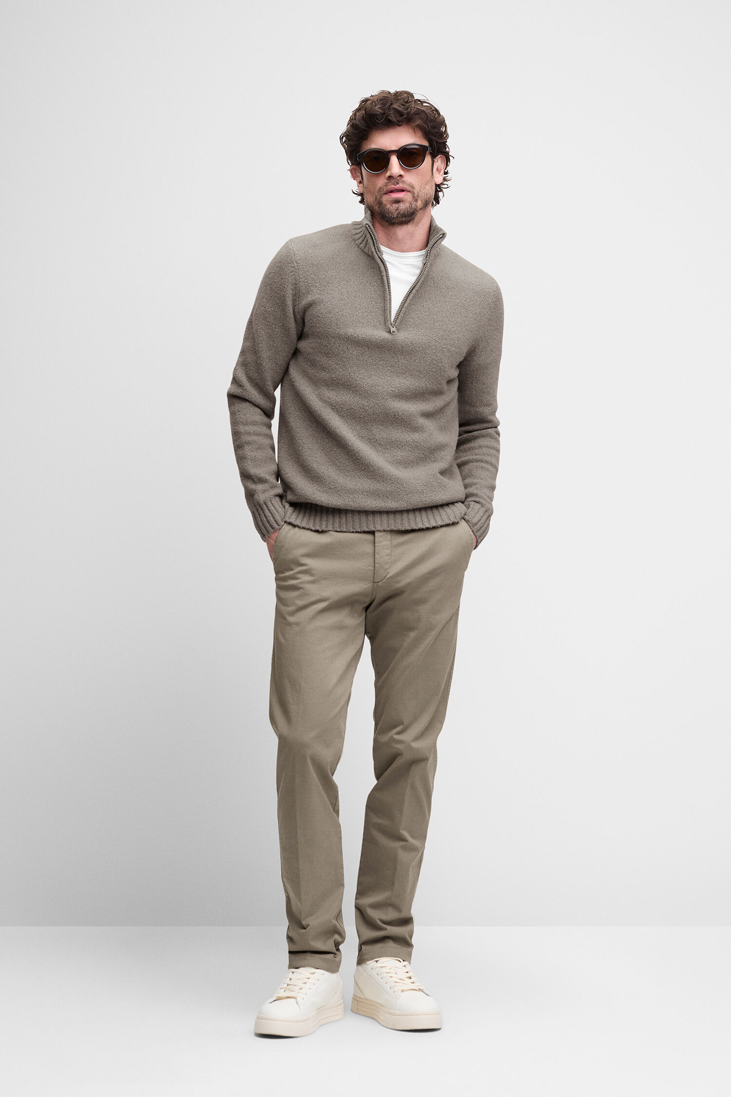 Pullover, Reißverschluss-Kragen, Knit, Sonnenbrille, khakifarbenesHose