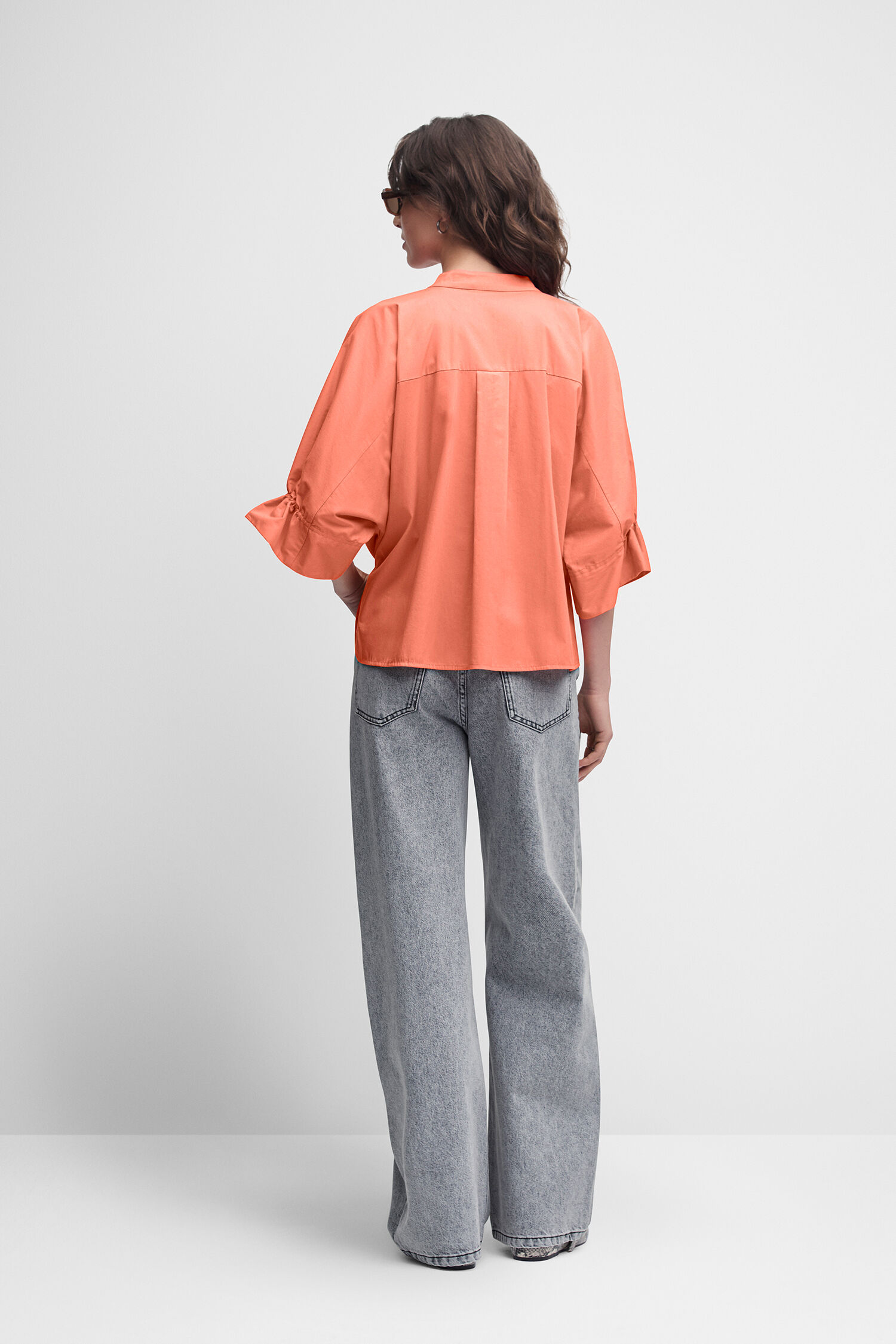 Bluse, Kleidung, Hosen, Person, Stehend