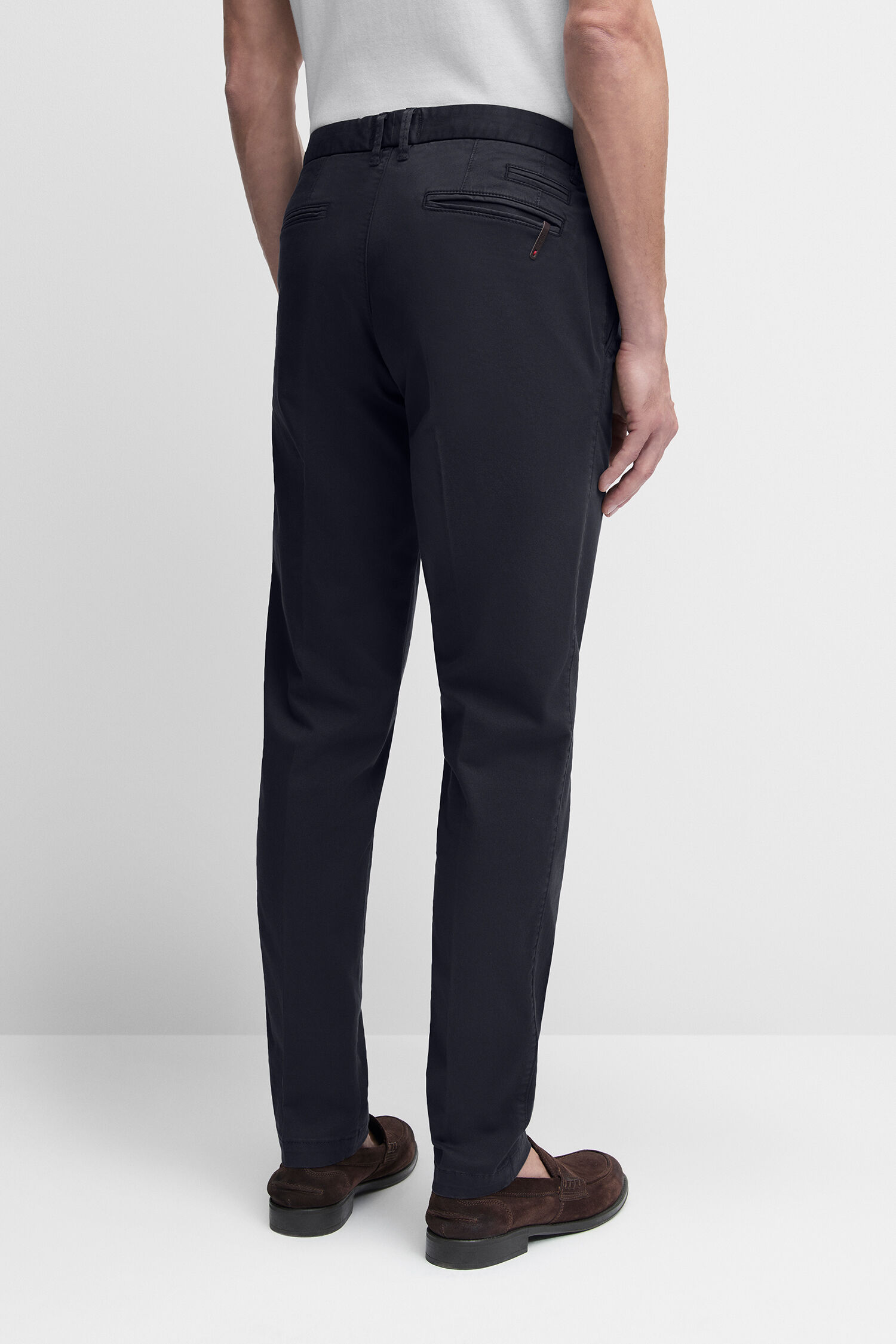 Hosen, Jeans, Erwachsener, Mann, Person, Bekleidung, Hosen, Jeans, Schuhwerk, Schuh