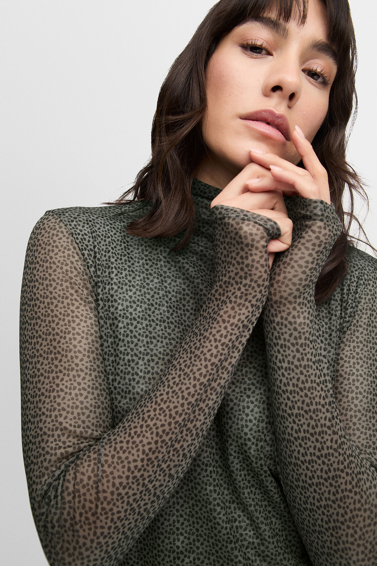 Person, Portrait, Finger, Langer Ärmel, Frau