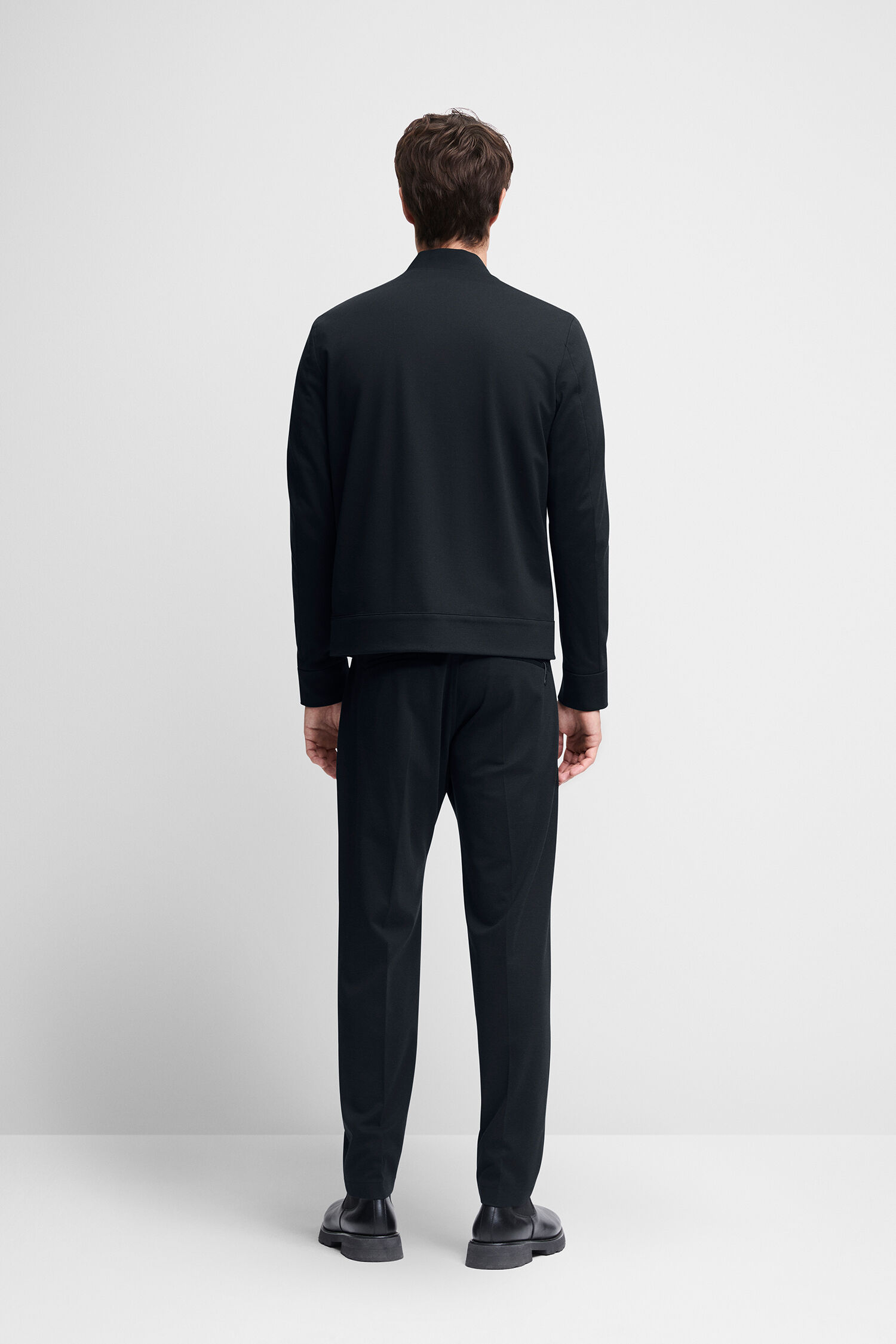 Formelle Kleidung, Anzug, Person, Stehend, Mann