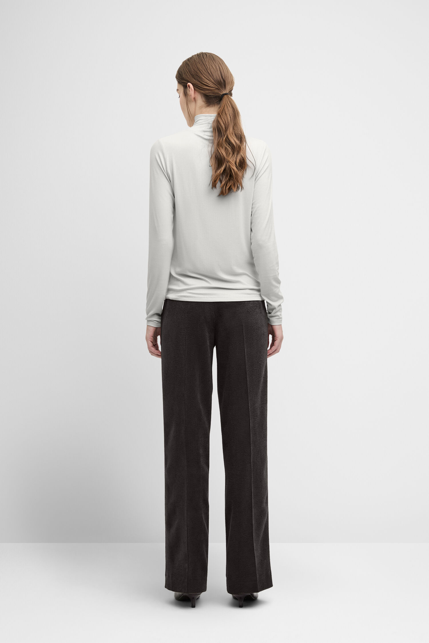 Hosen, Langarm, Person, Stehend, Frau