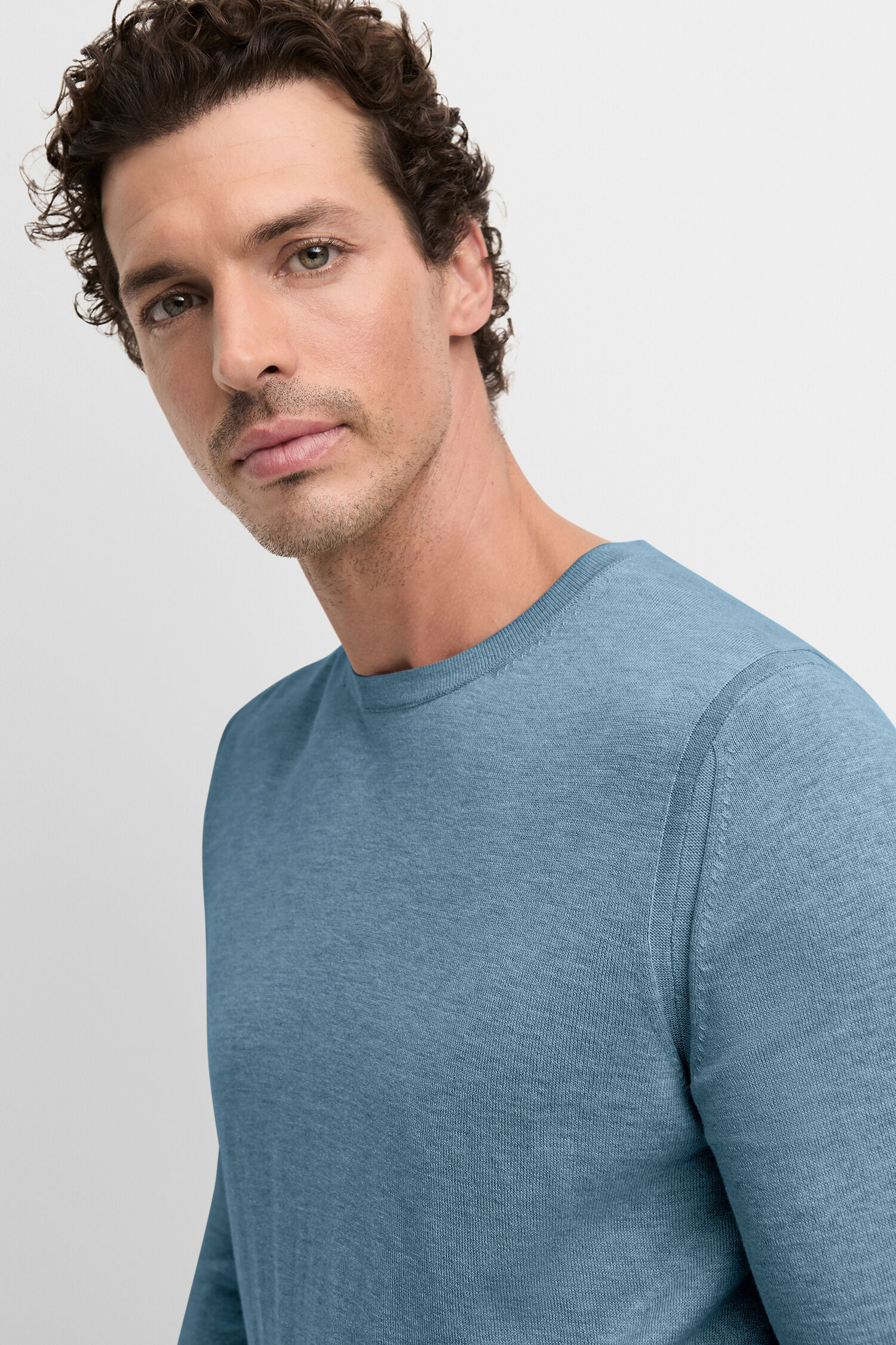 Langarm, Gesicht, Kopf, Hals, Person - blau