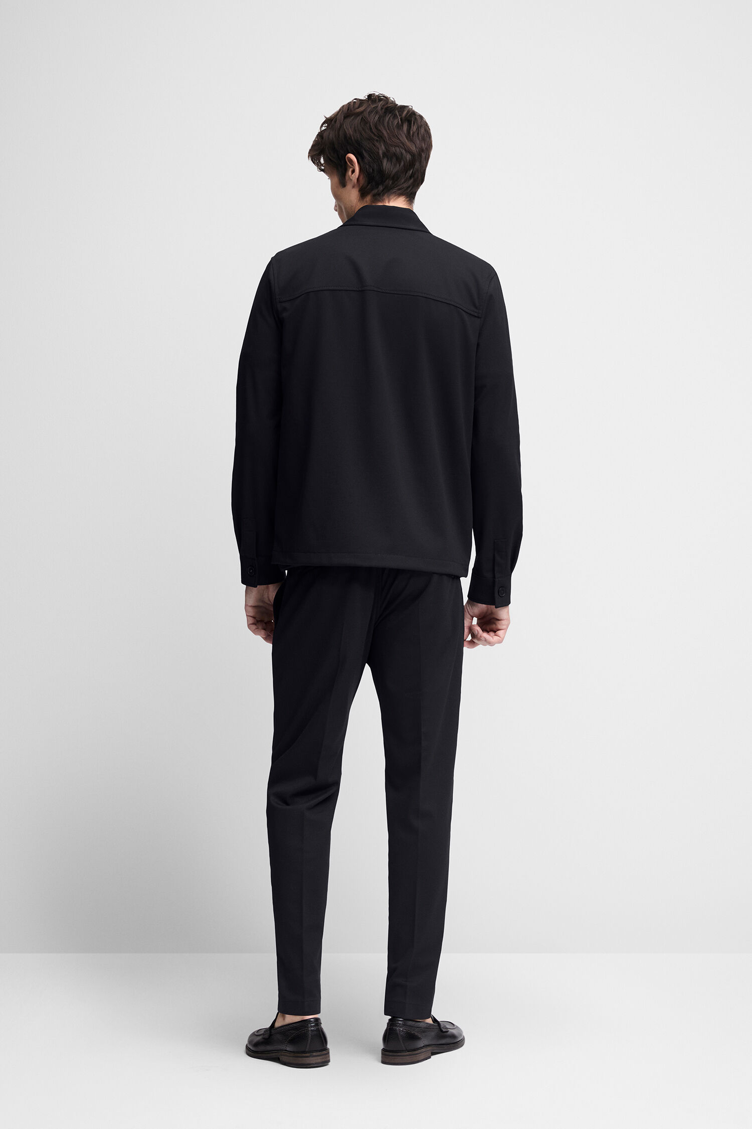 Formelle Kleidung, Anzug, Mantel, Person, Stehend