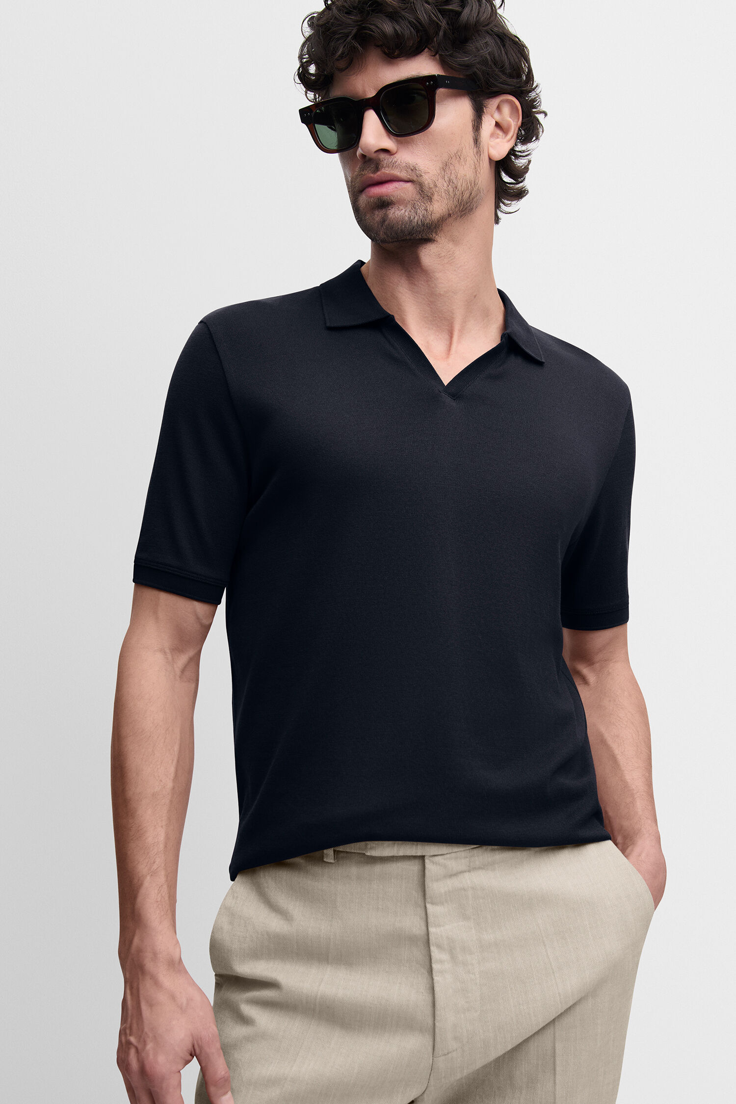 Sonnenbrille, T-shirt, Hemd, Mann, Person - dunkelblau