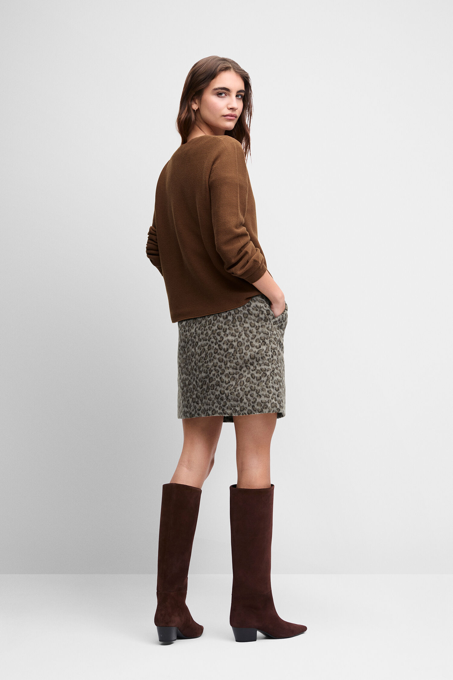 Kleid-/Rock-Kombination, Leoparden-Muster, Knit-Top, Kuh-?, Kniehohe Stiefel