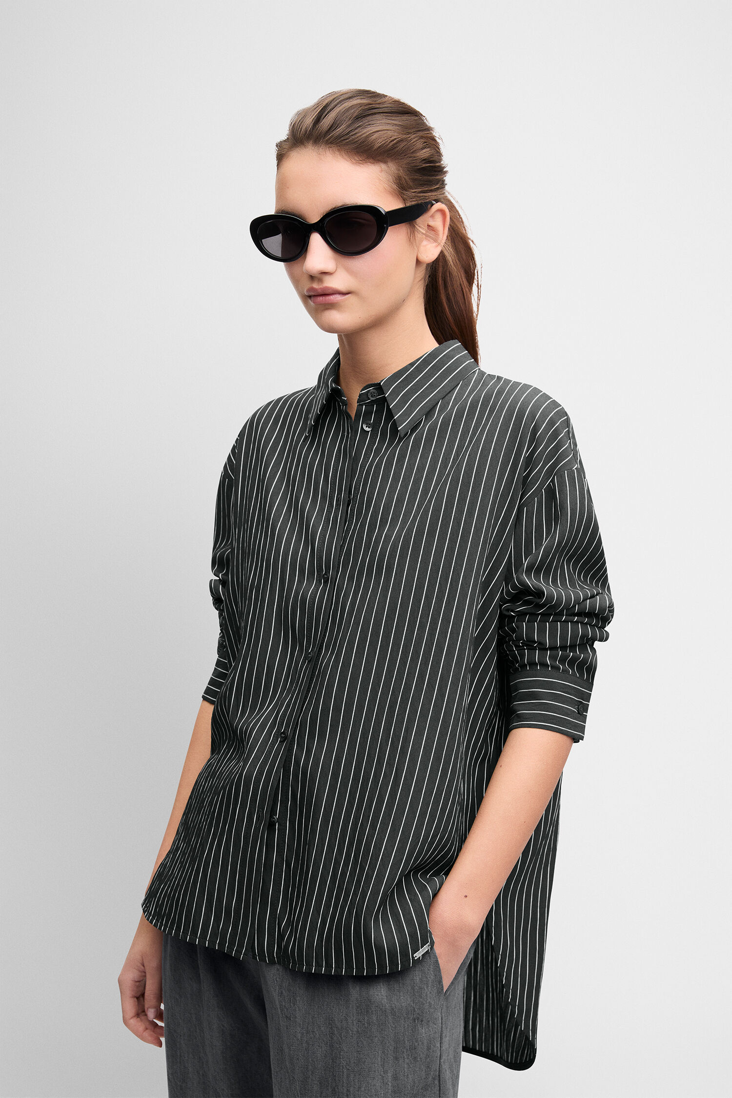 bluse, streifen, langarm, knopfverschluss, oversize