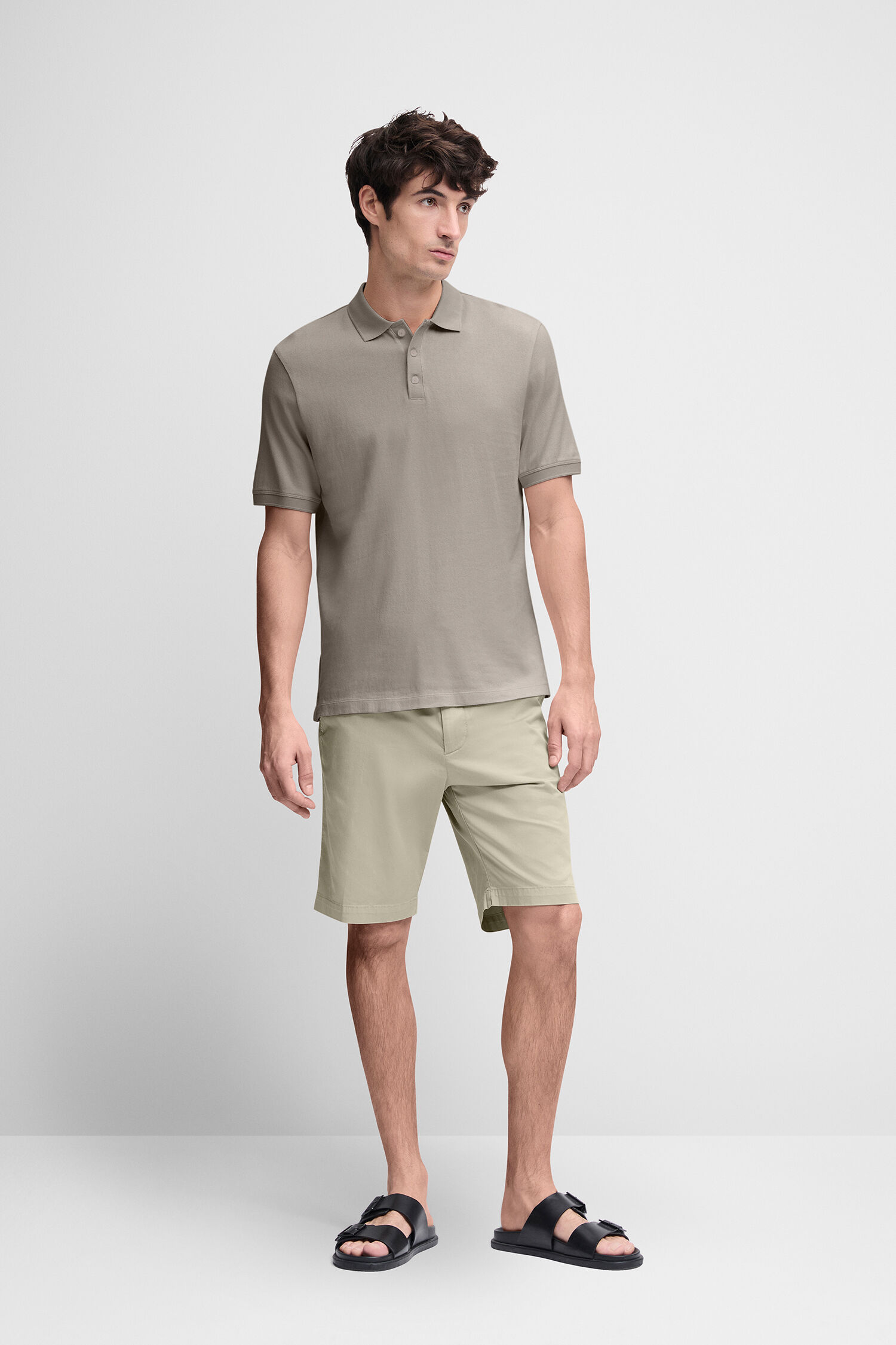 Kurze Hose, Sandale, Erwachsener, Mann, Person