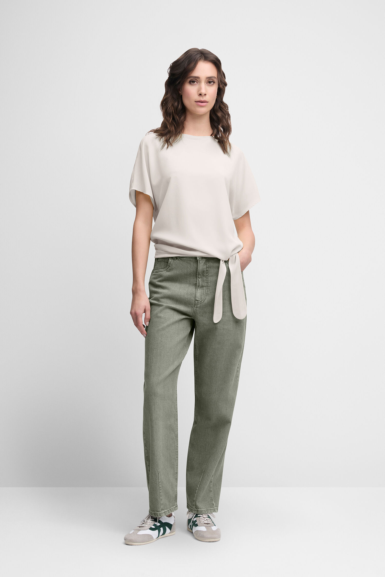 Bekleidung, Hosen, Bluse, Person, Leinen