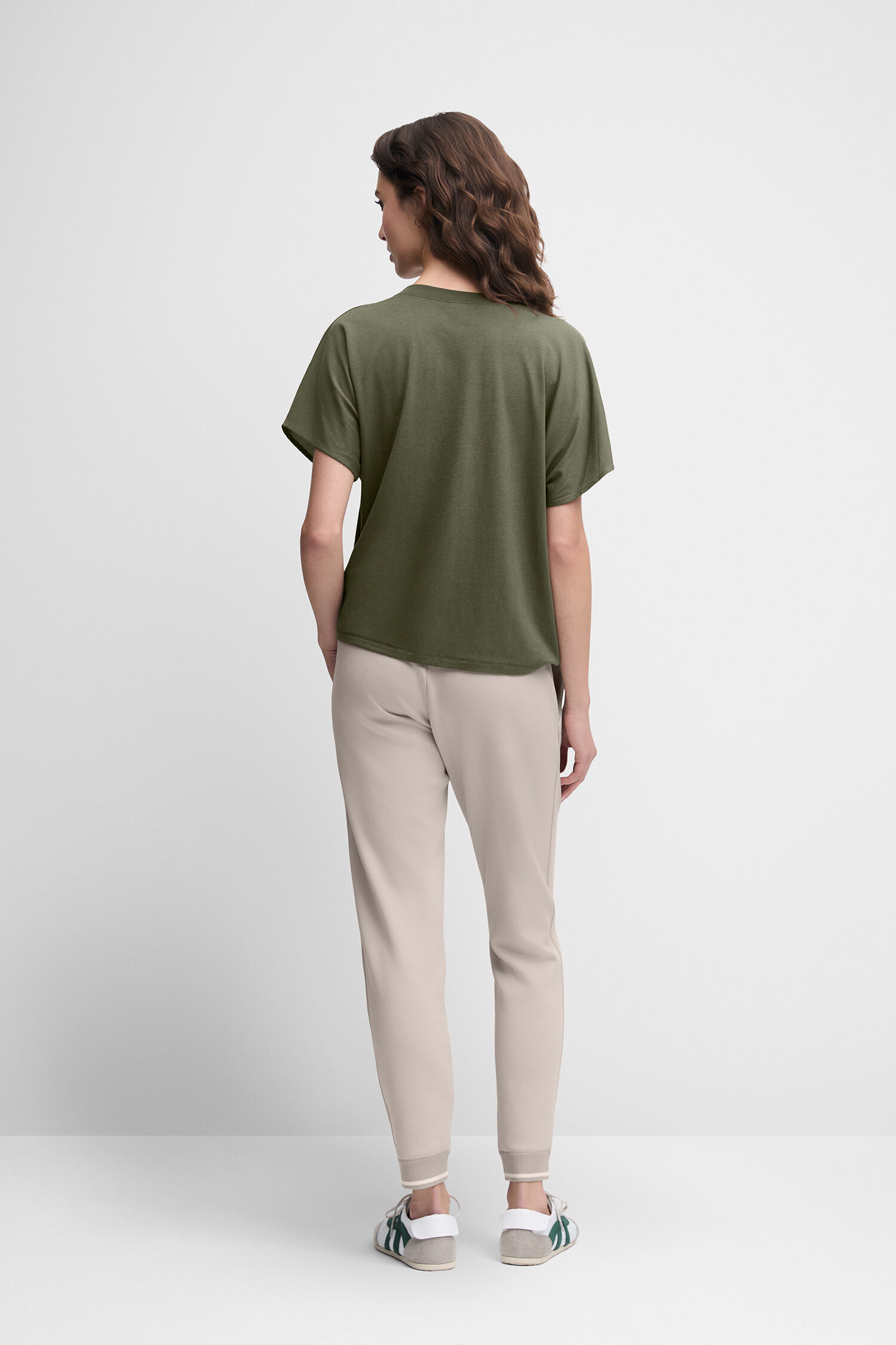 T-shirt, Khaki, Erwachsener, Person, Frau