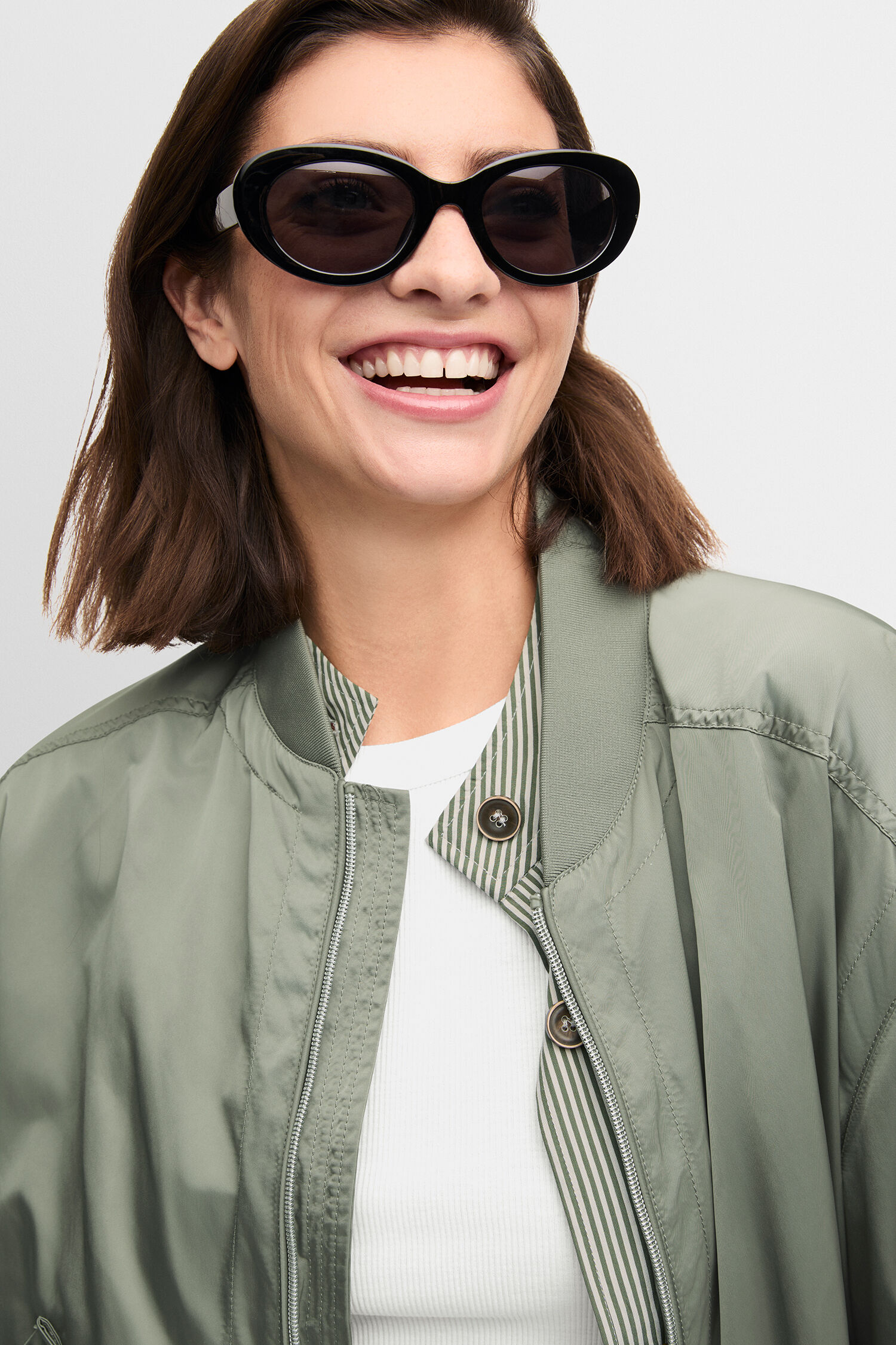 Mantel, Sonnenbrille, Jacke, Gesicht, Lächeln