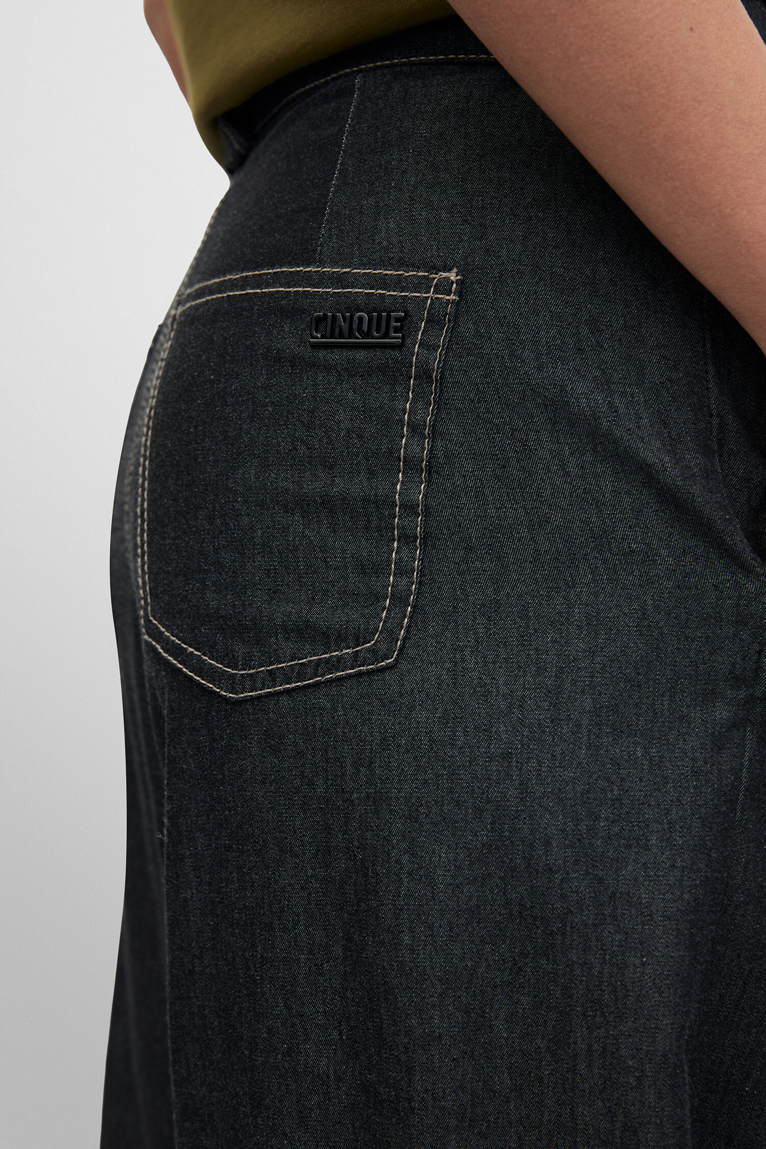 jeans, denim, Hintertasche, Nahtführung, Markenabzeichen