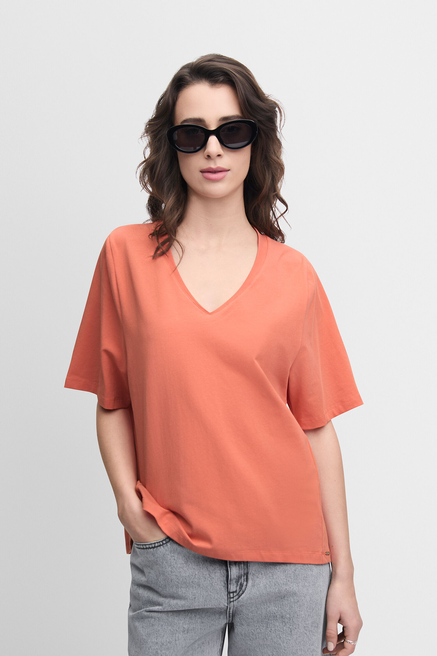 Bluse, T-shirt, Sonnenbrille, Person, Frau