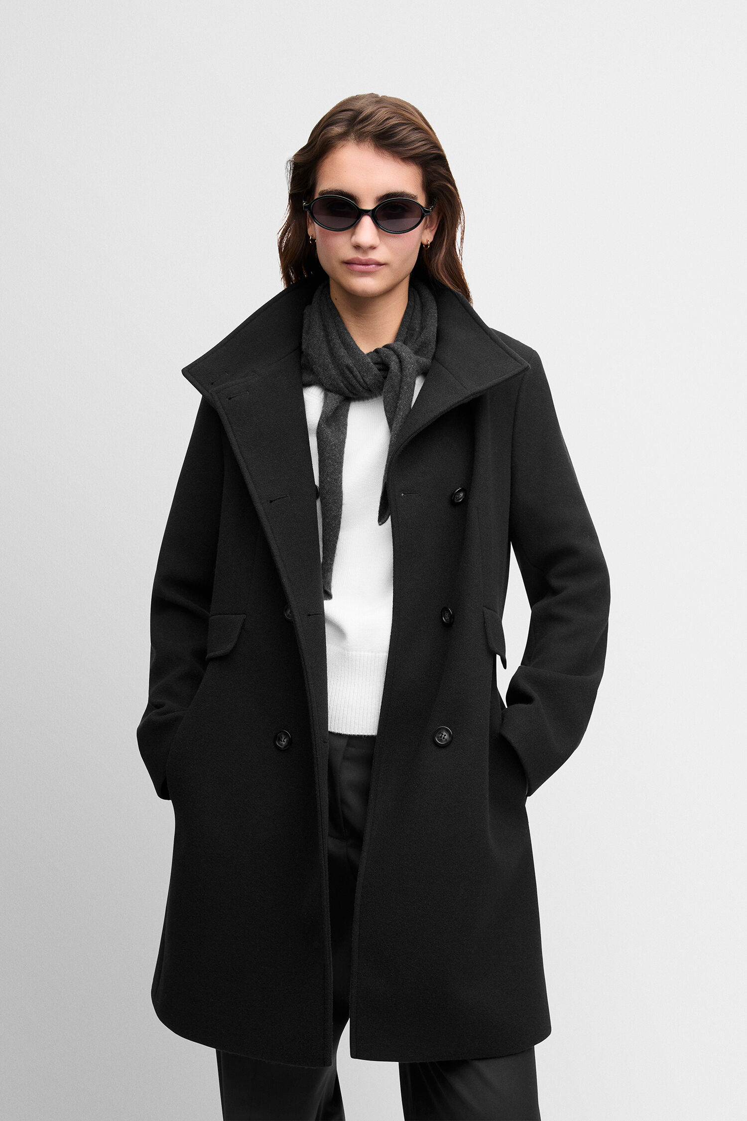 Wollmantel, Schwarz, Doppelreihiger Mantel, Schal, Sonnenbrille