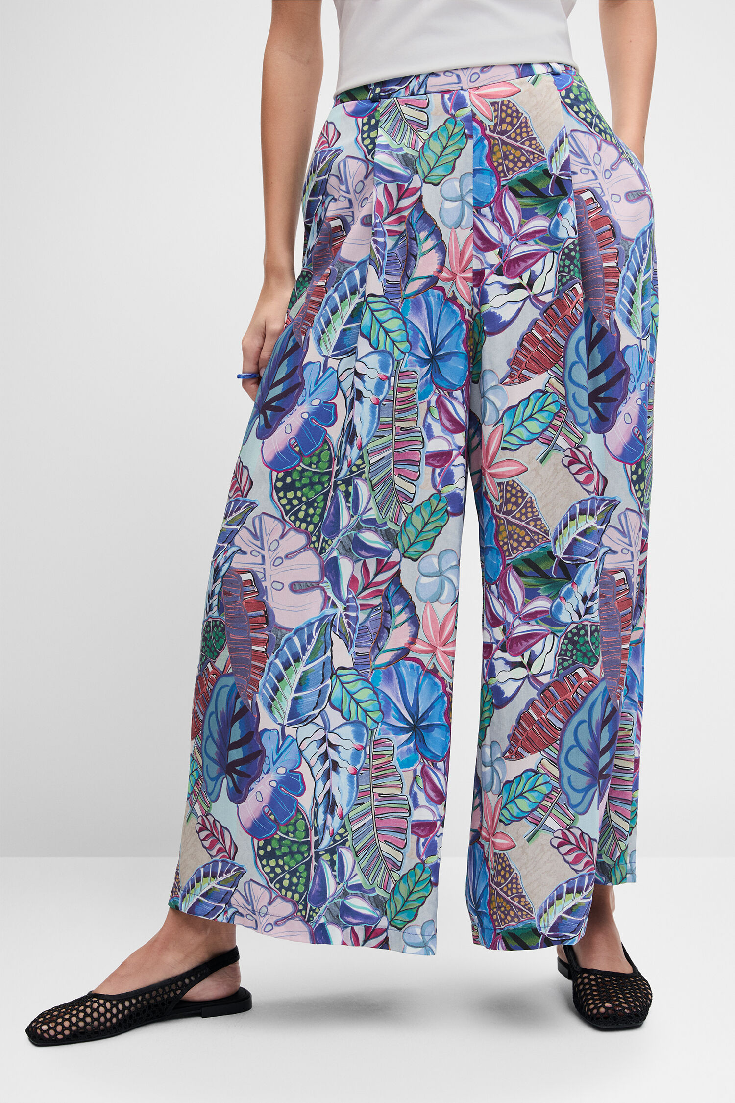 hosen, hose mit puff, palmenprint, re und lila farben, weitere details
