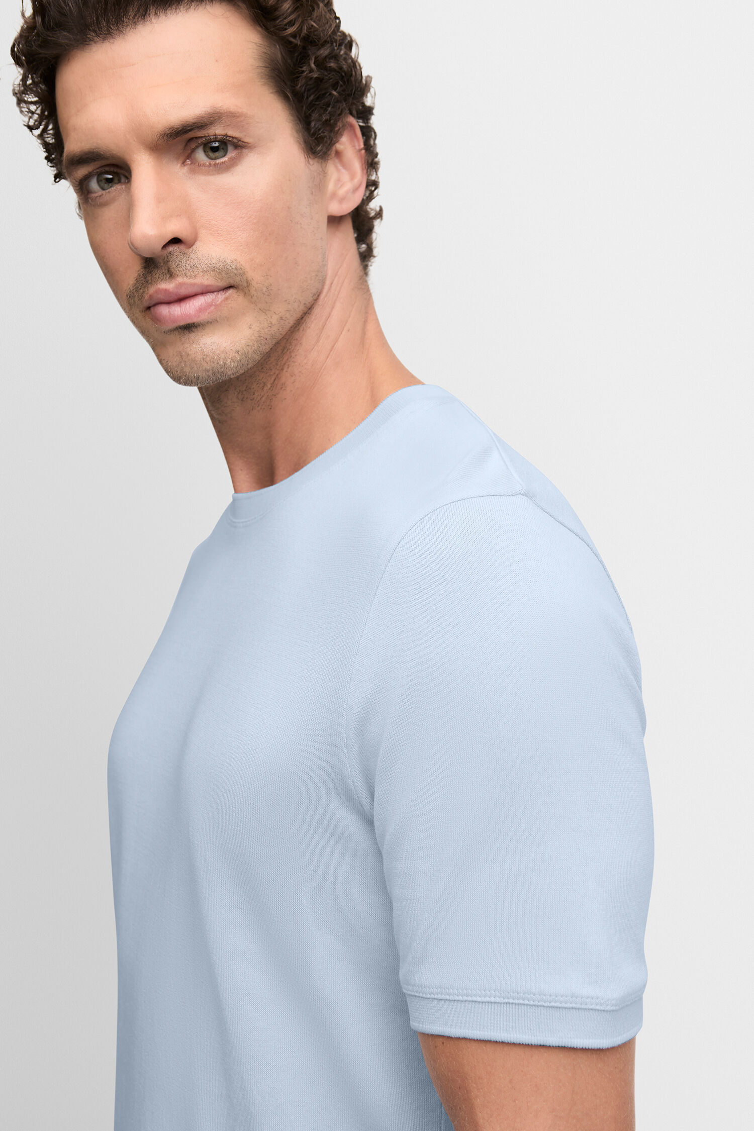 T-shirt, Hals, Person, Langarm, Mann