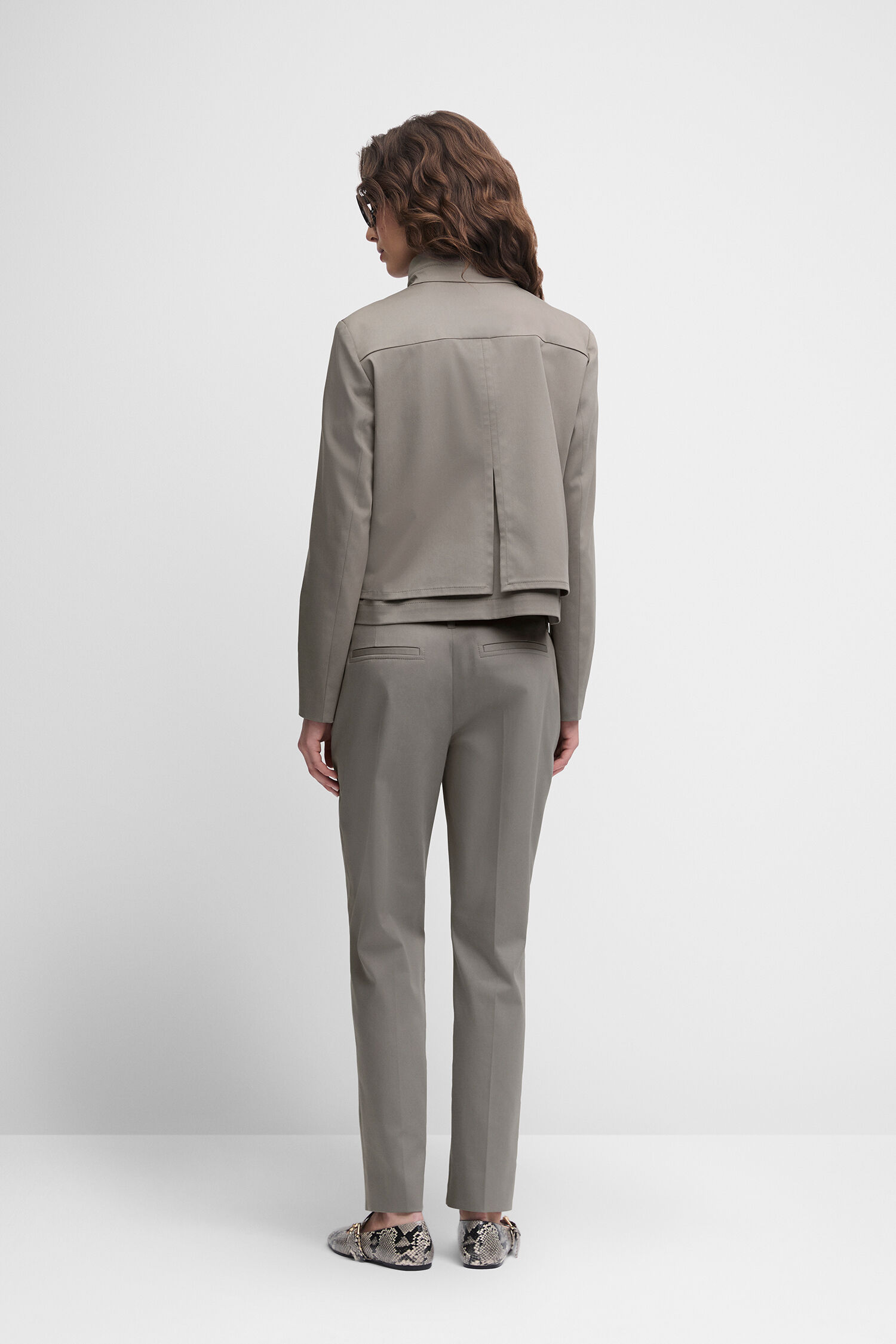 Formelle Kleidung, Anzug, Person, Mantel, Hosen