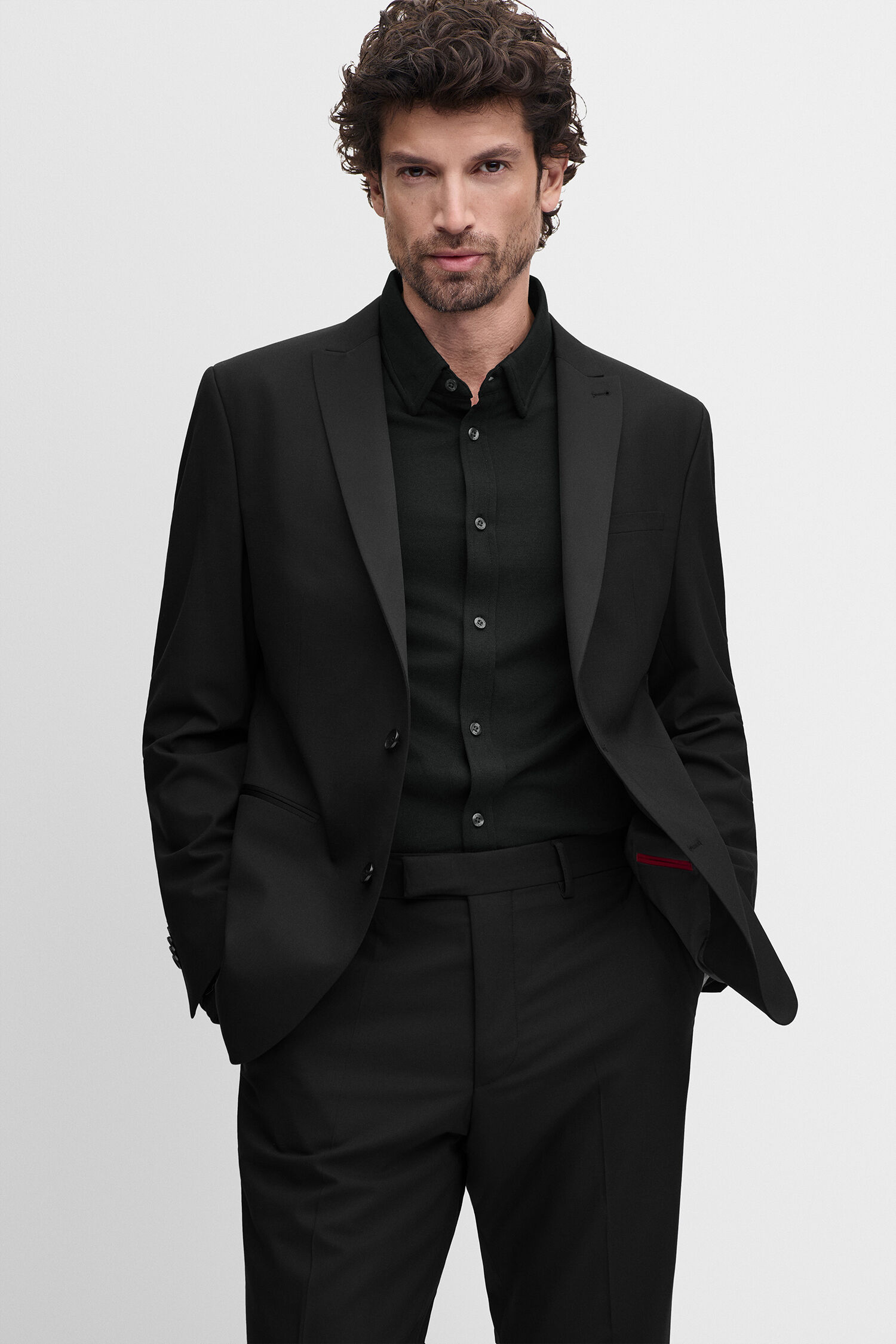 Anzug, Sakko, Hemd, Schwarz, Krawatte?