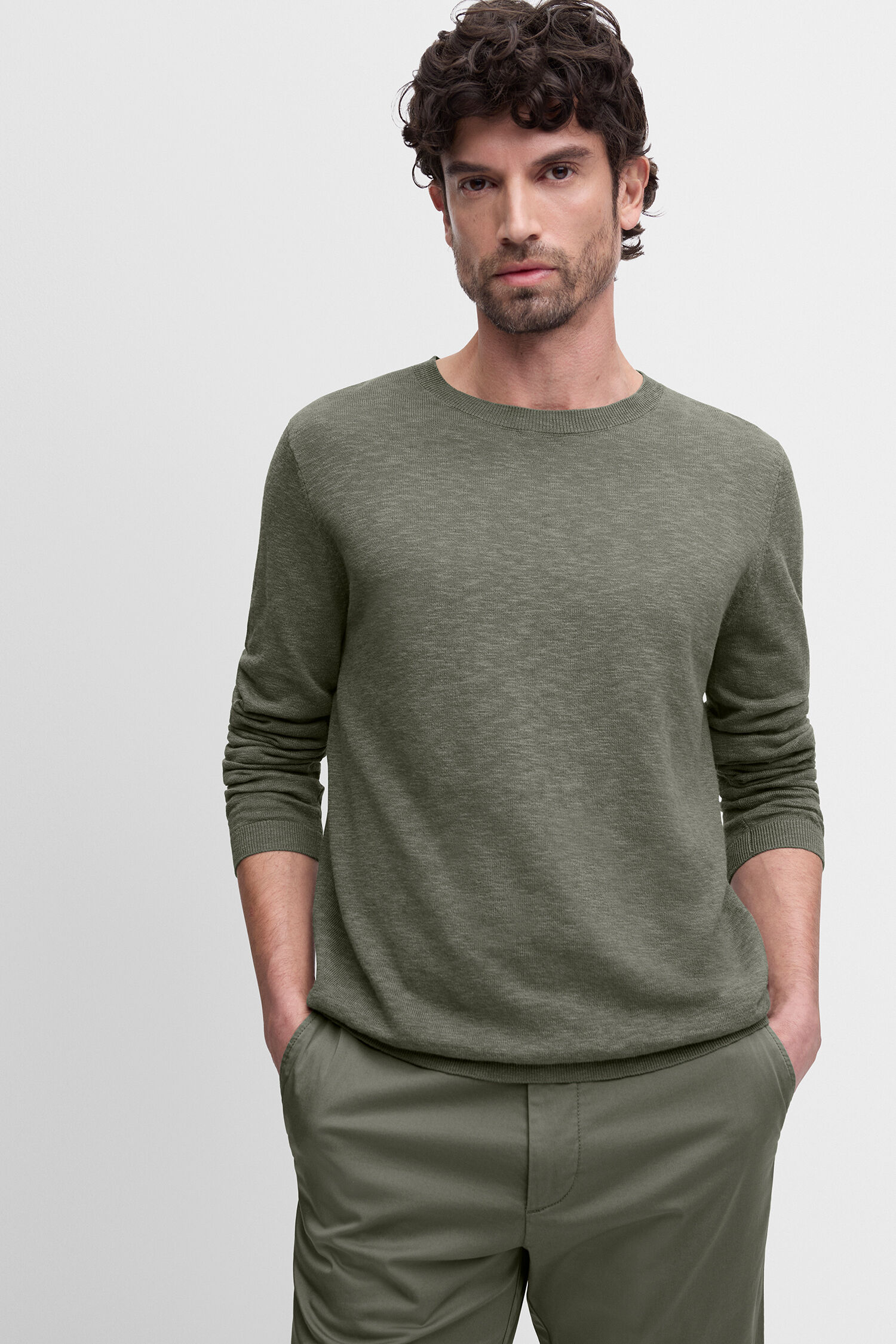 Langarm, Erwachsener, Männlich, Mann, Person - oliv