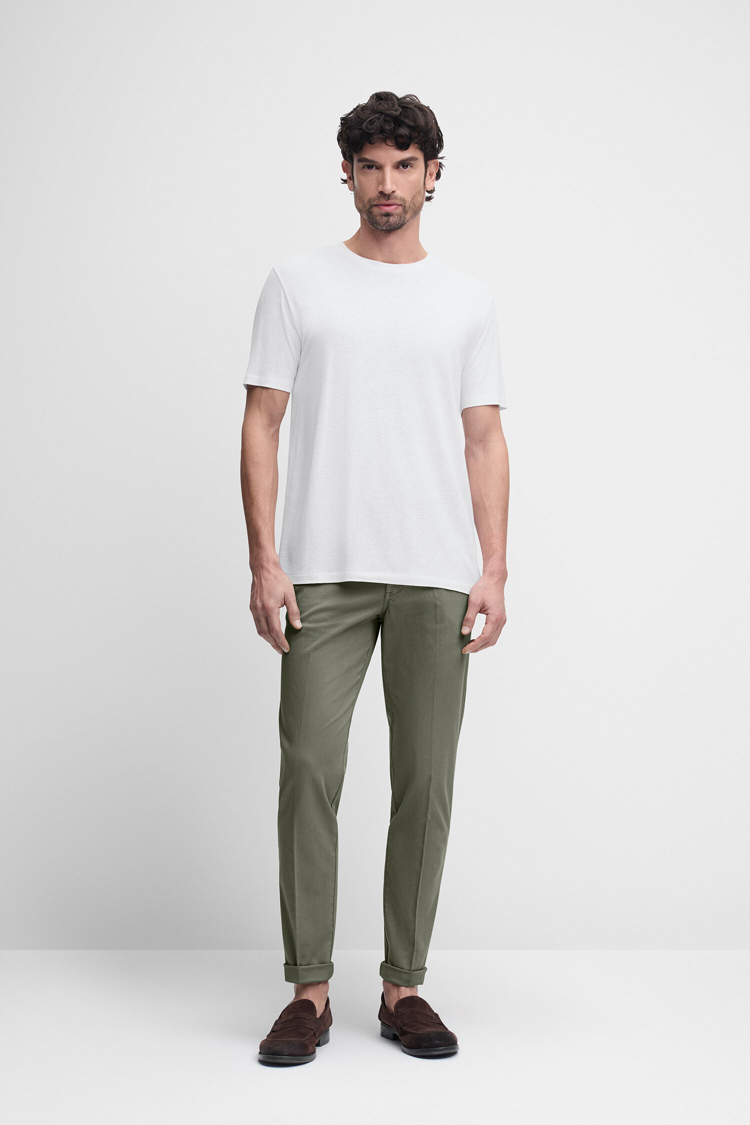 T-shirt, Hosen, Erwachsener, Mann, Person