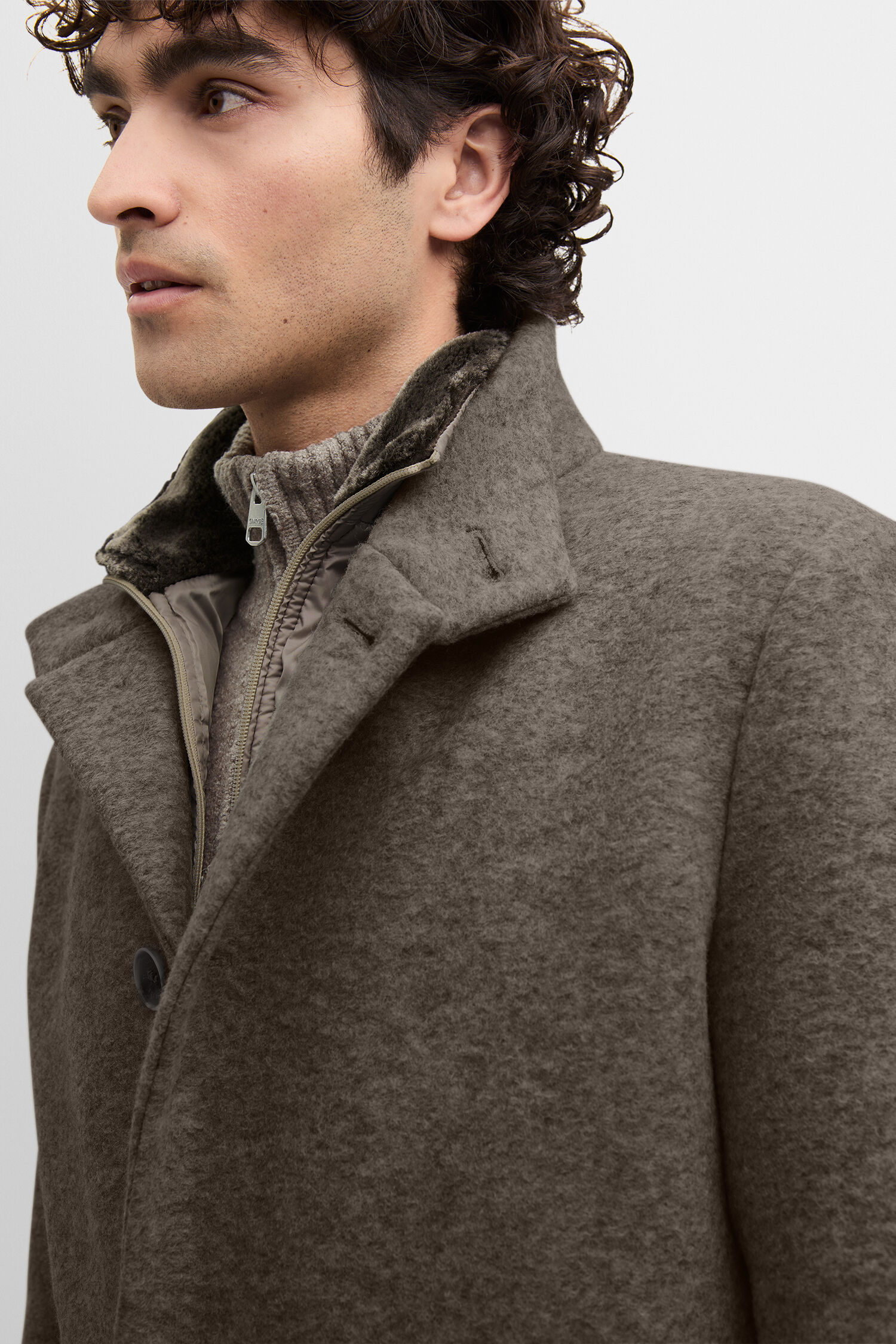 Bekleidung, Mantel, Gesicht, Person