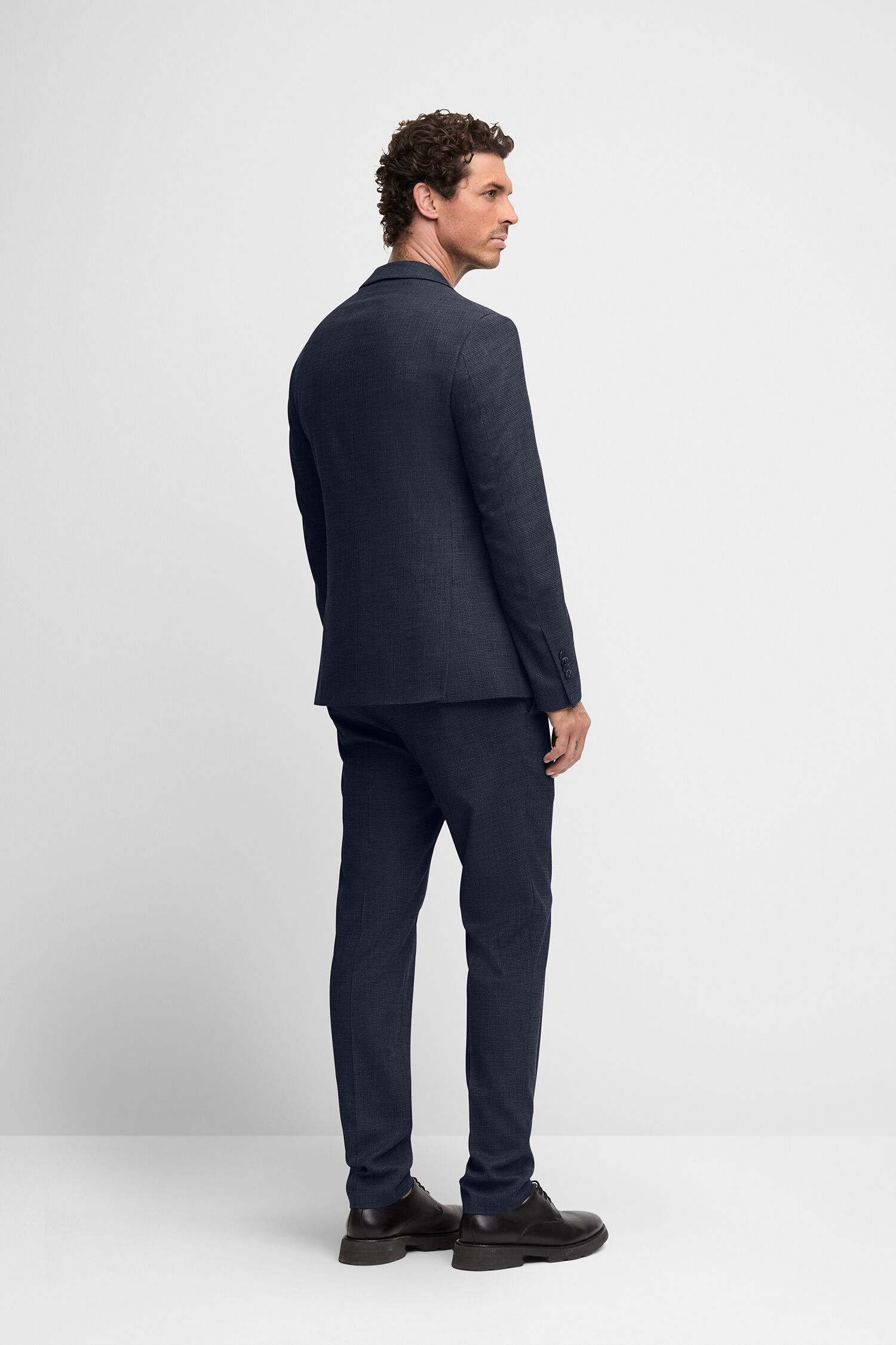 Formelle Kleidung, Anzug, Person, Stehend, Mann