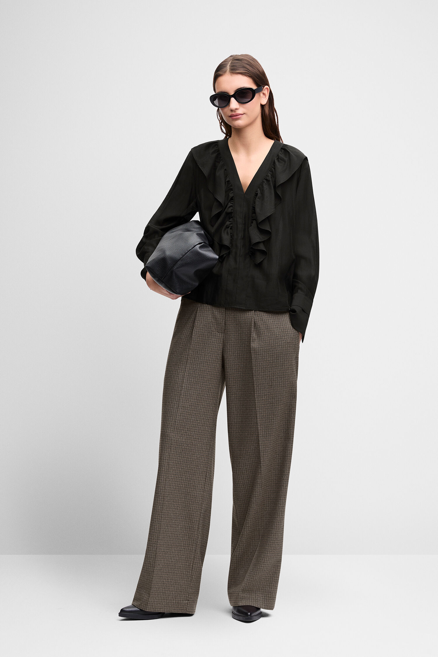 Bluse, V- Ausschnitt, Rüschen, Langarm, Schwarz