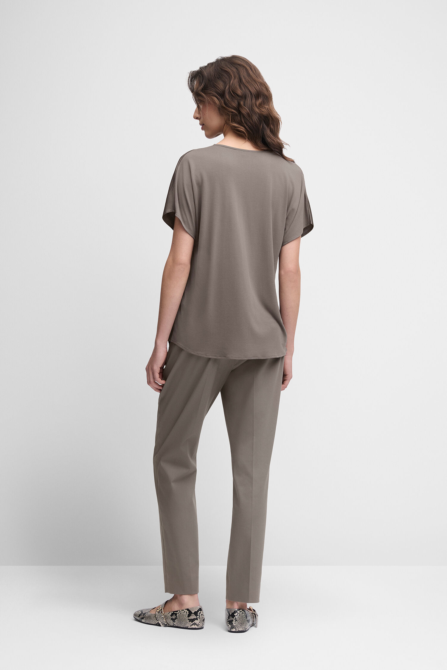 Formelle Kleidung, Anzug, Person, Bluse, Hosen