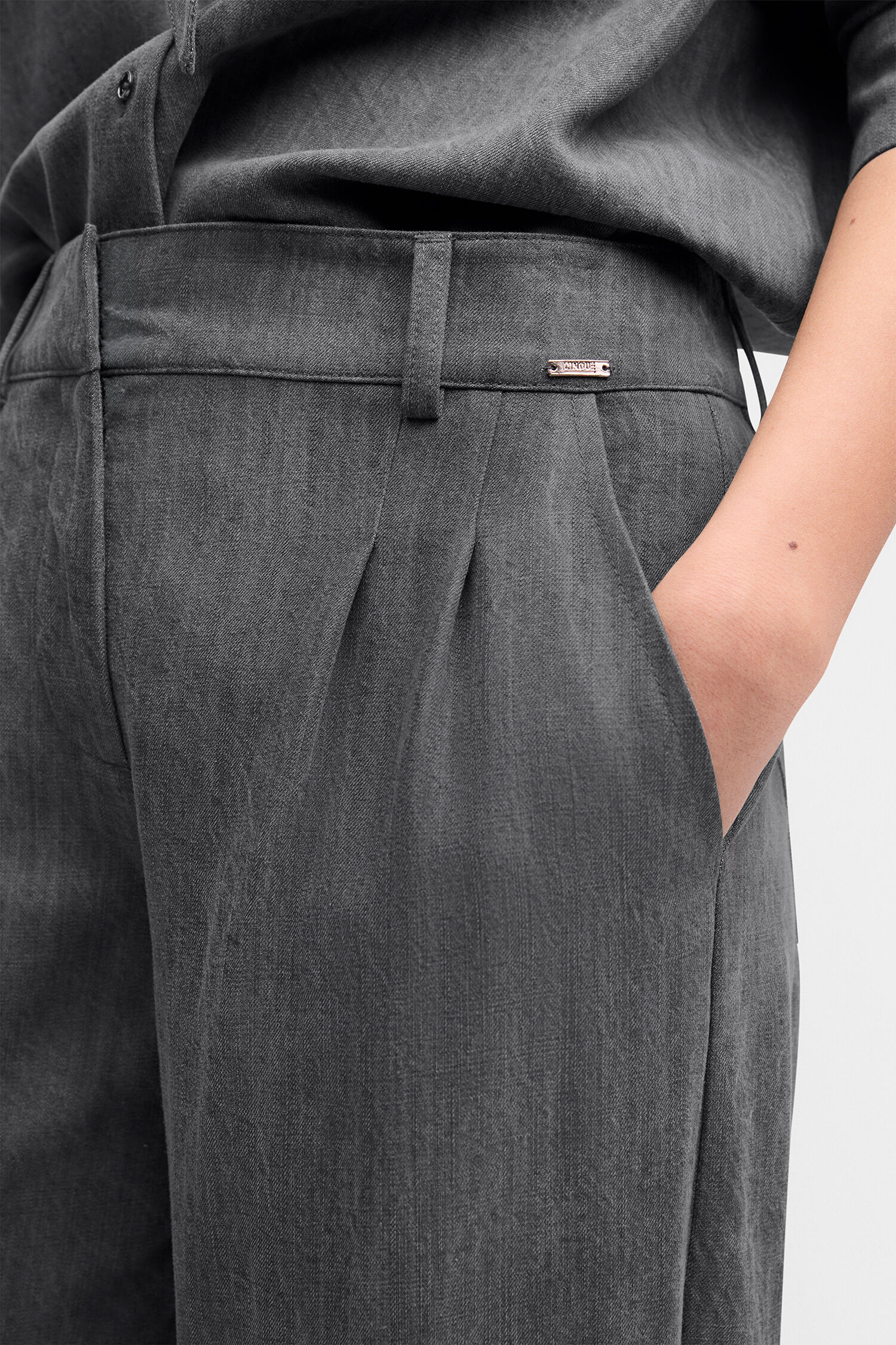 Hose, Hosenbund, Gürtelbereich, Fließende Hose, Grau