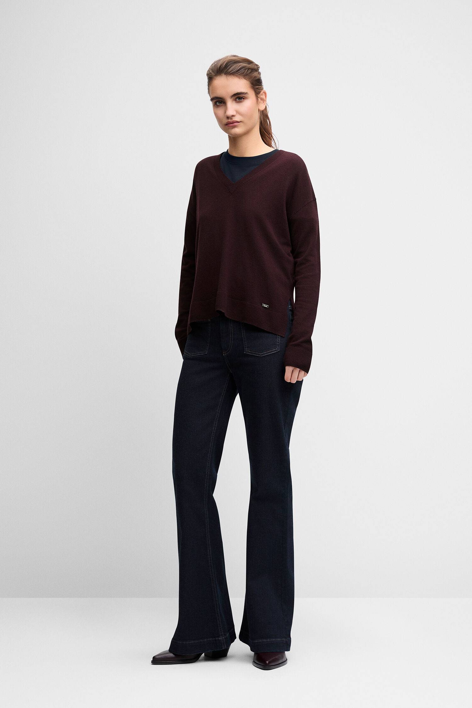 V-Pullover, Kragenlos, Burgunderrot, Langarm, Weite Hose