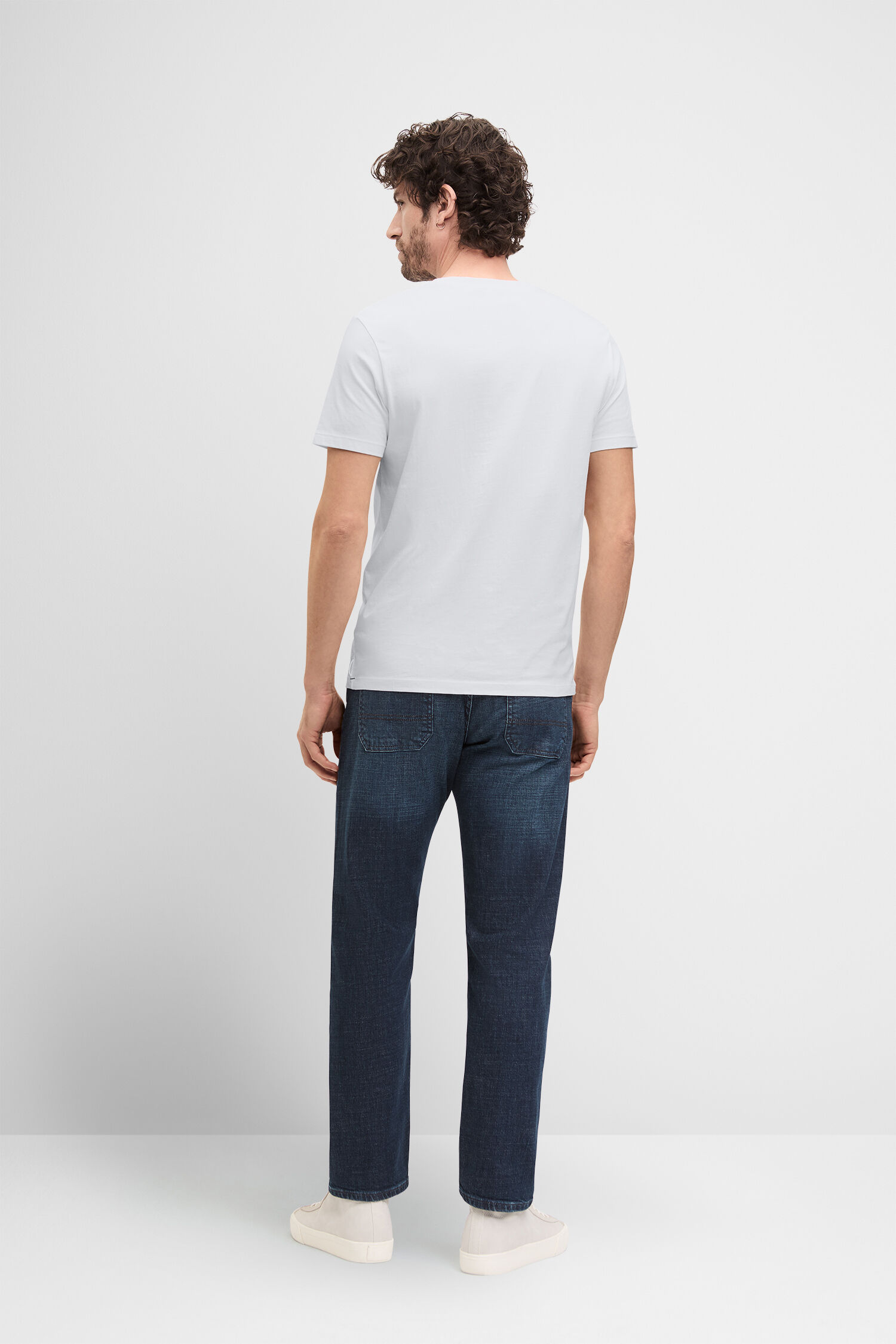 Hosen, T-shirt, Erwachsener, Mann, Person