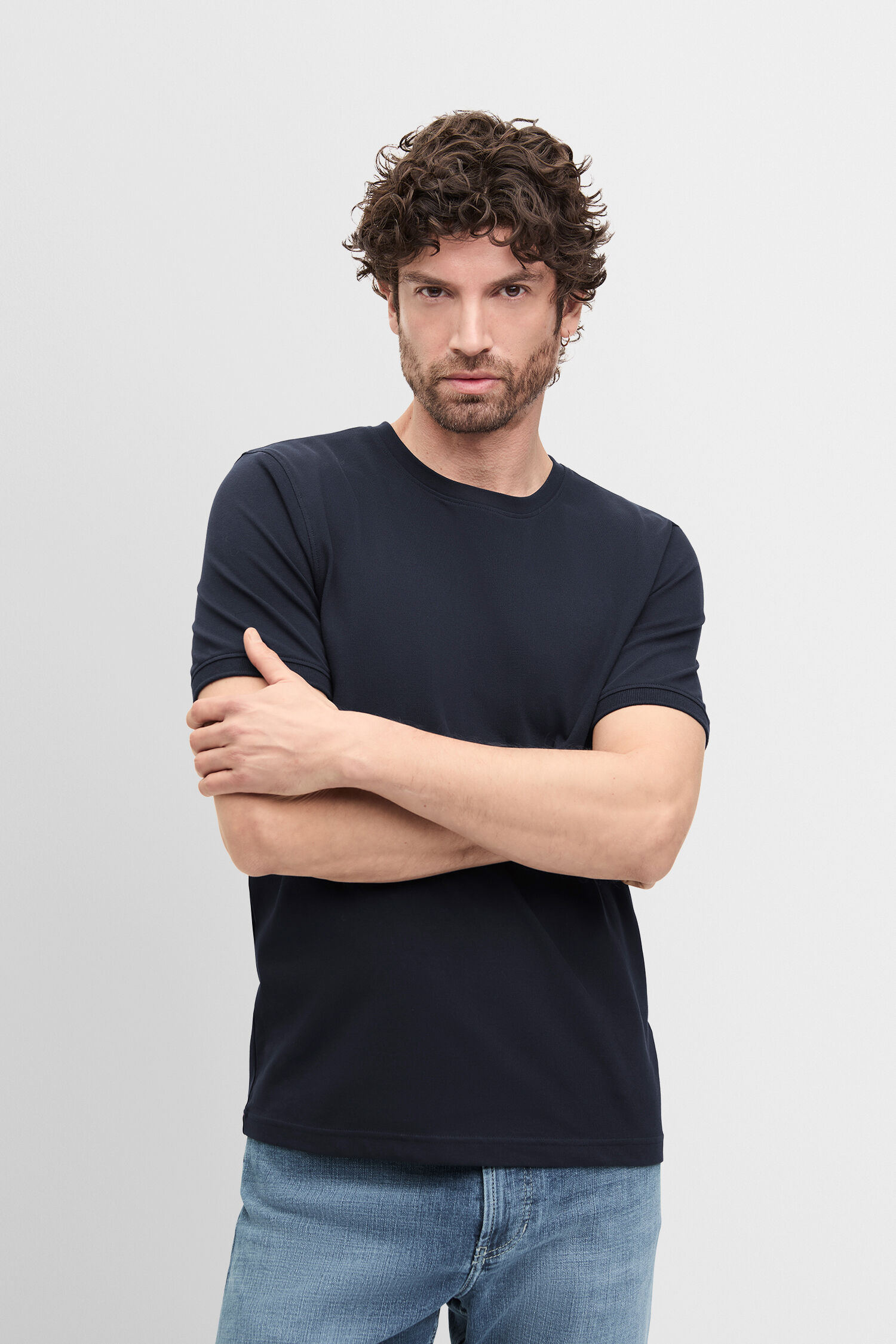 T-shirt, Langarm, Ärmel, Gesicht, Kopf