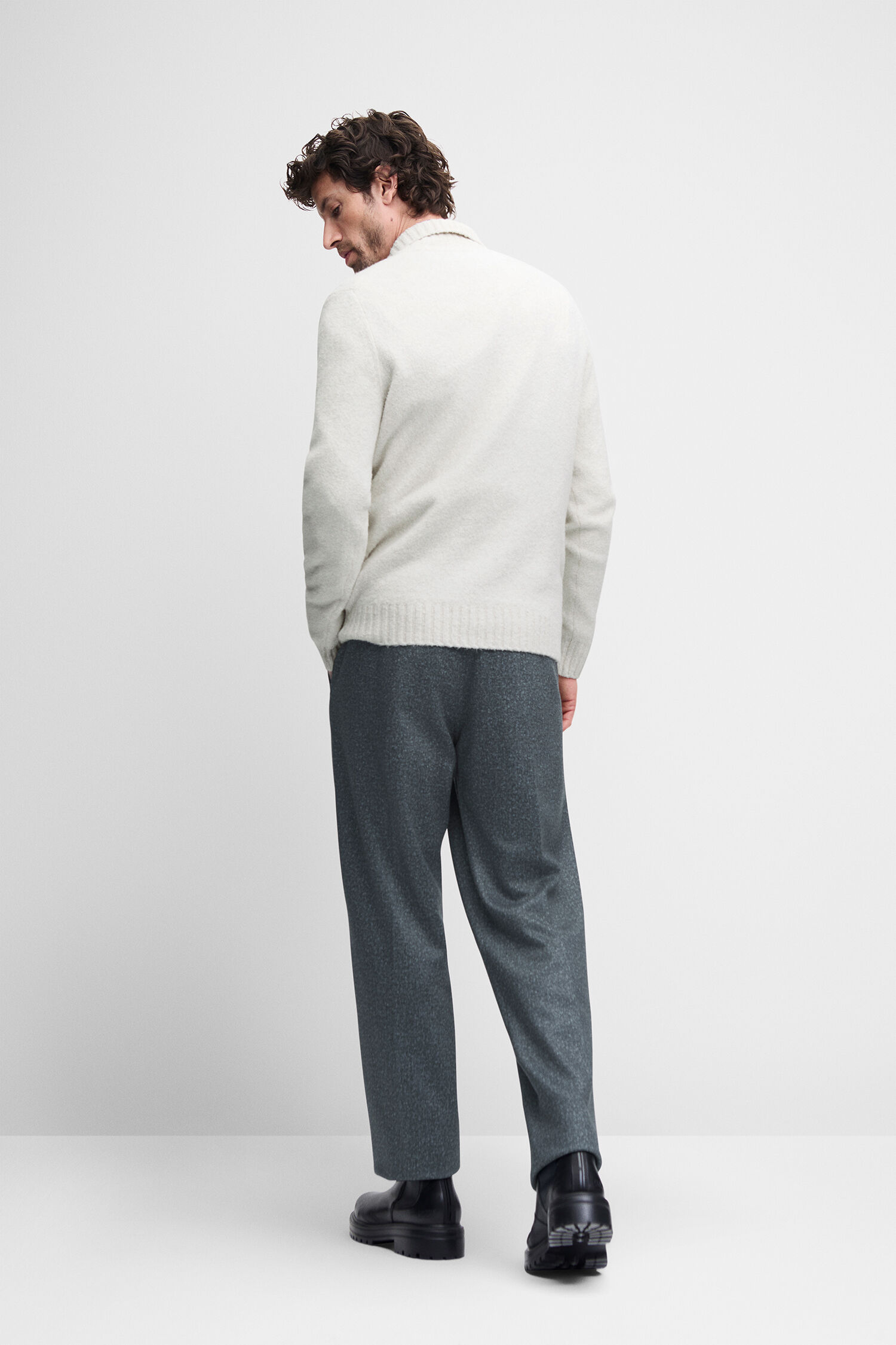 Pullover, Strickpullover, Creme, Rollkragen, Hose, Schuhe