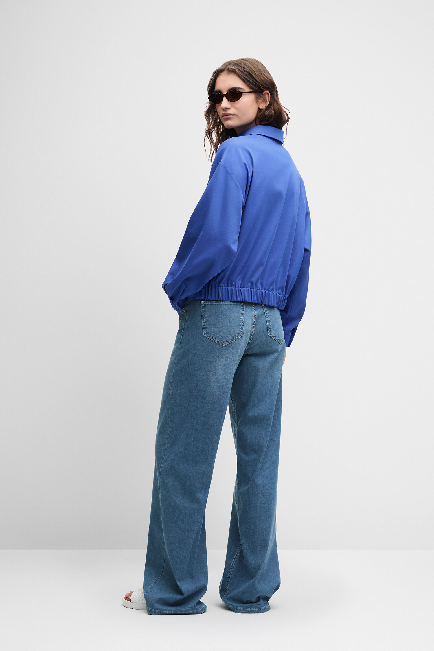 bluse, hohe taillie, langarm, knöchelweite, jeans