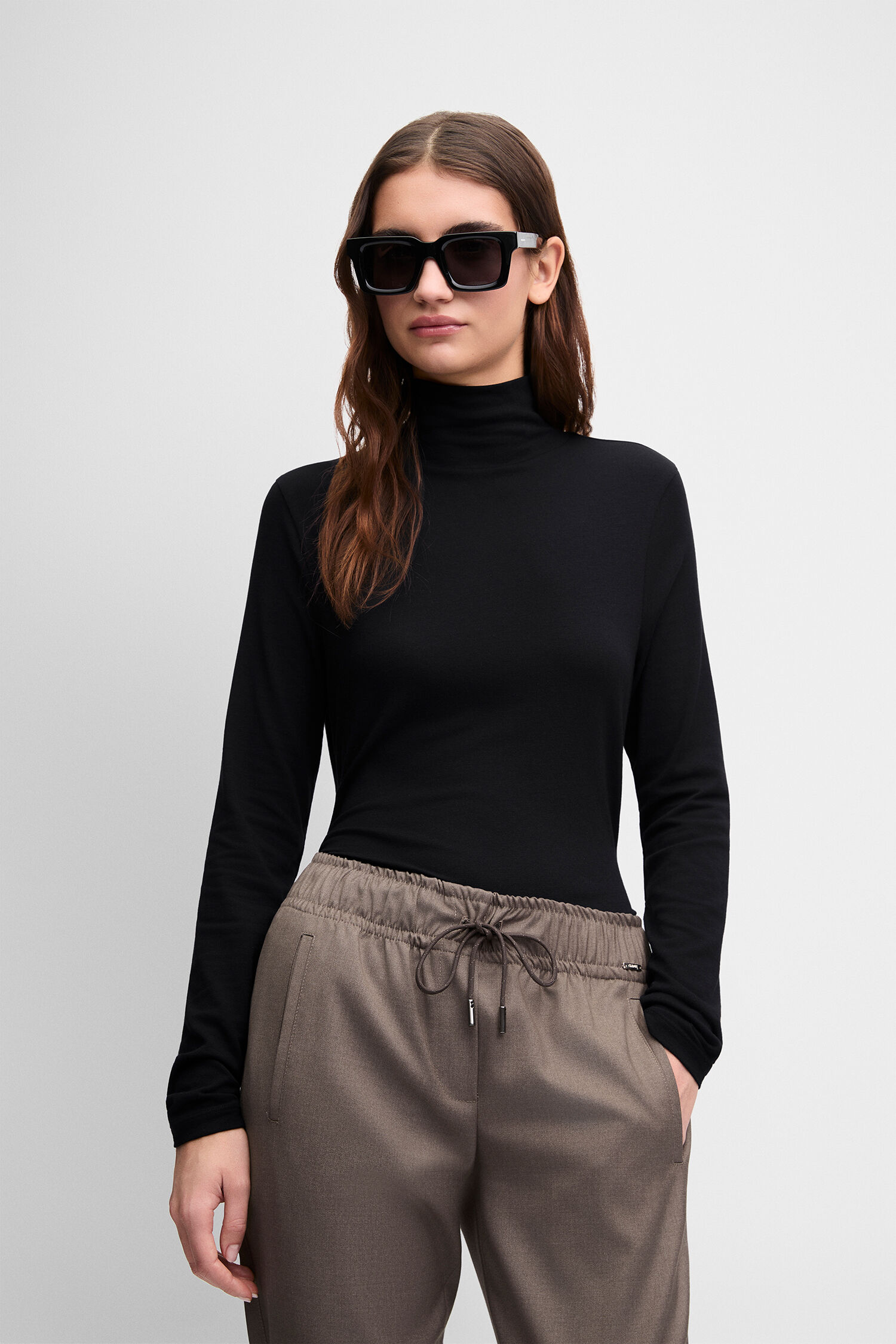 turtleneck, longsleeve, black, pants, sunglasses