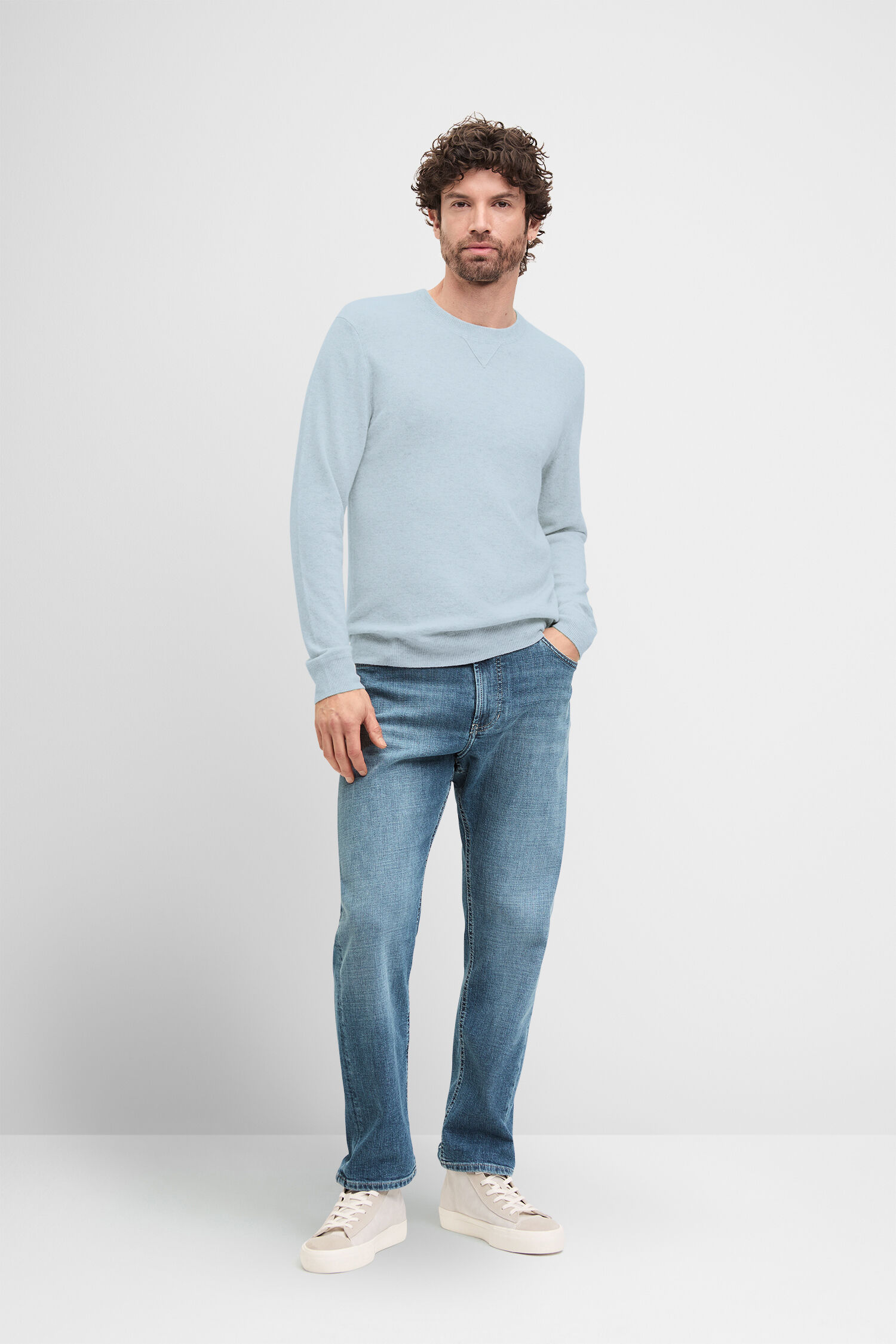 Hosen, Langarm, Person, Stehend, Mann