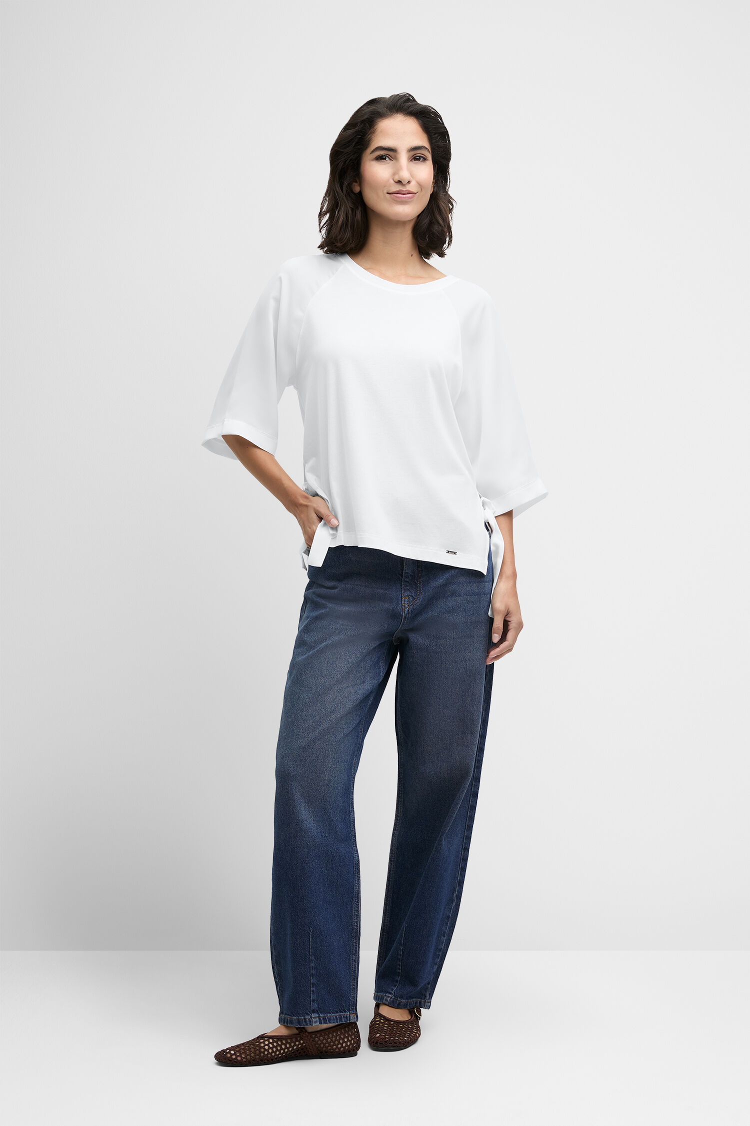 Bluse, Hosen, Erwachsener, Person, Frau