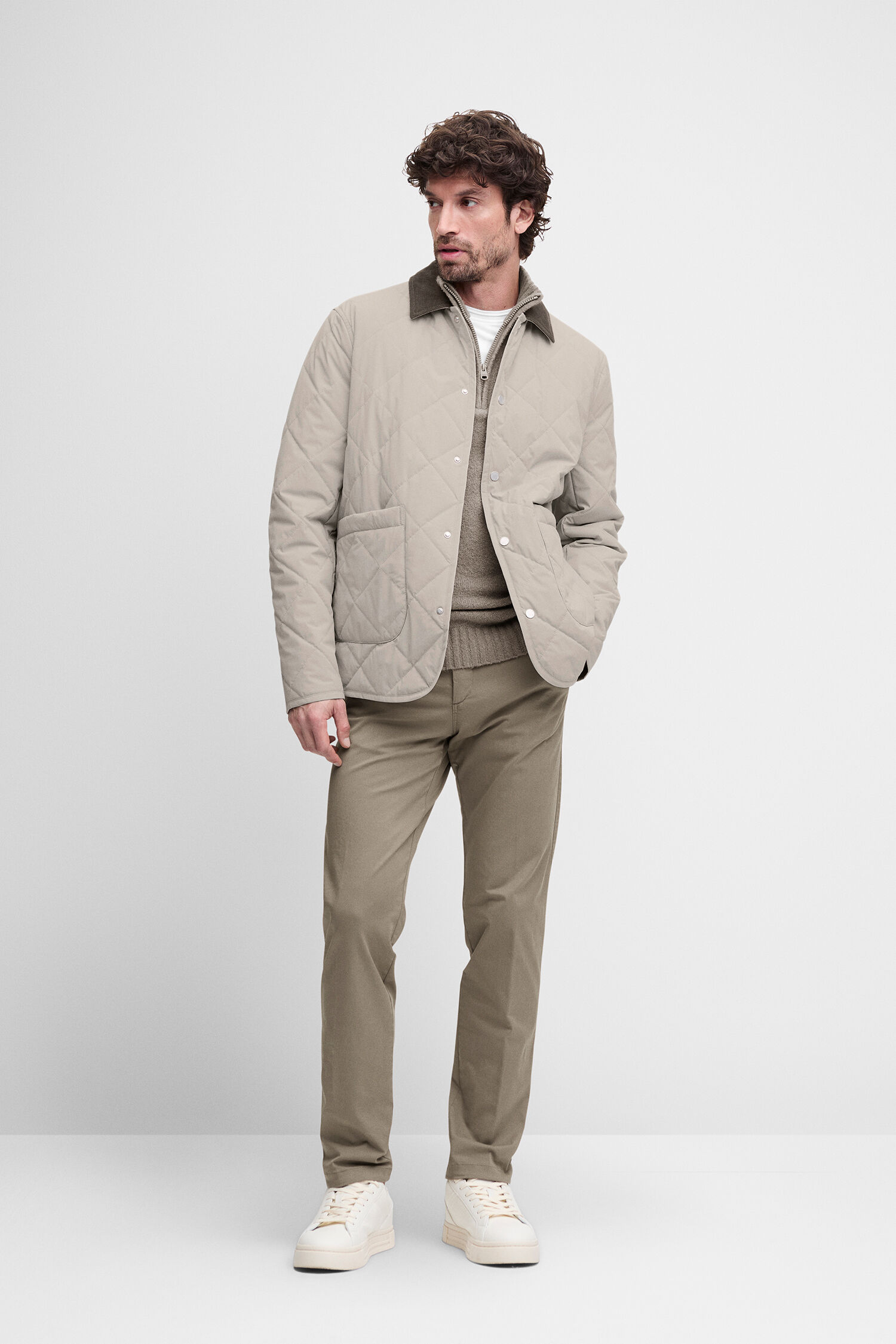 Quilted jacket, Kragen aus Cord, Pufferjacke, Beige Farbe, Seitliche Taschen
