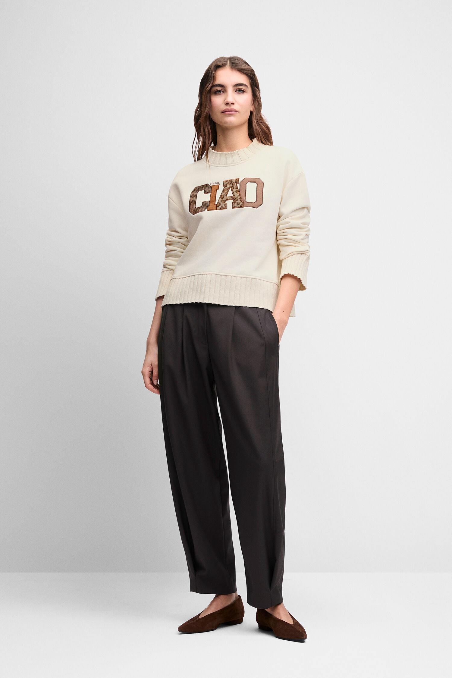 Sweatshirt, Beige, Crewneck, Logo, Relaxed-fit