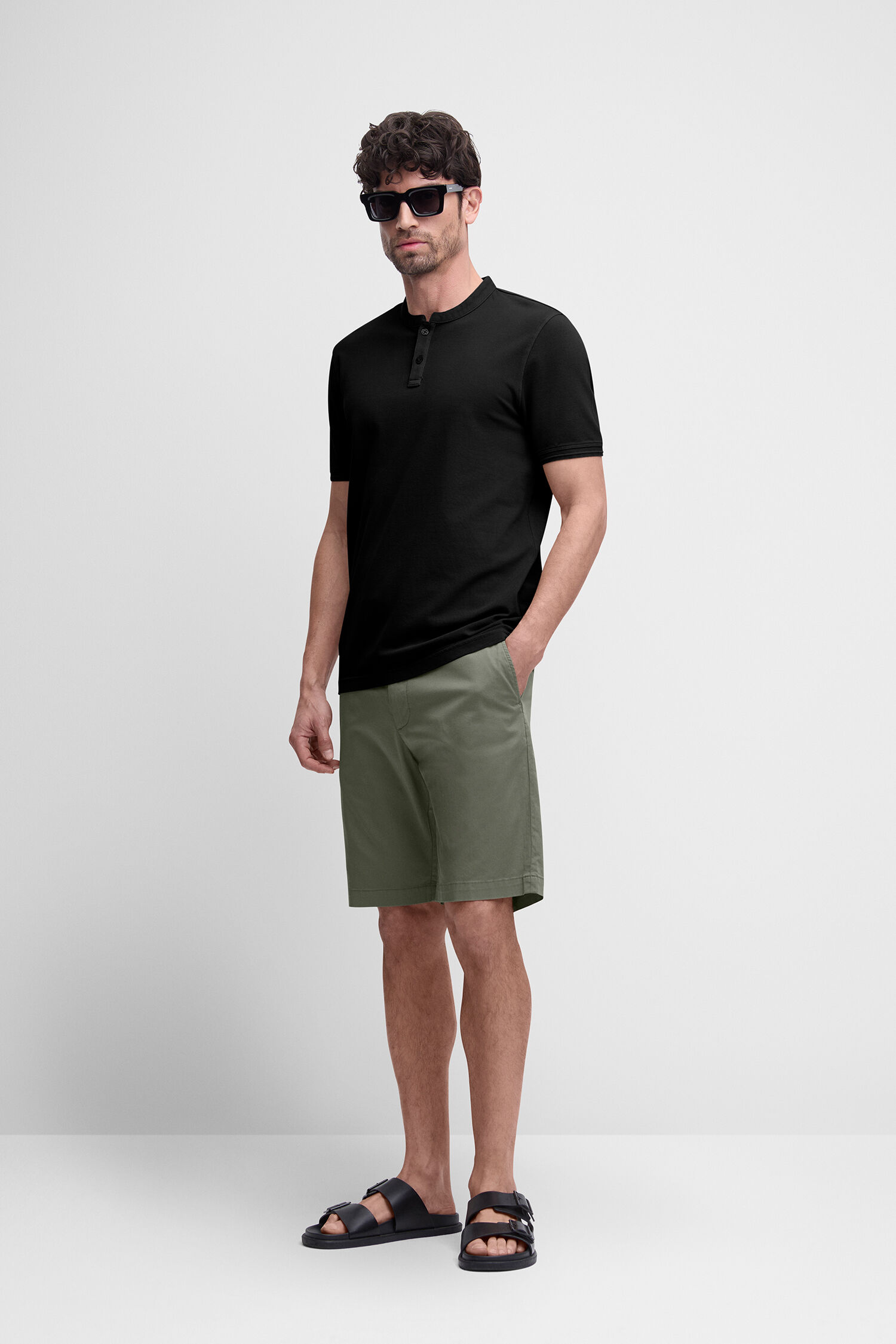 Rock, Kurze Hosen, Sonnenbrille, Sandale, Person