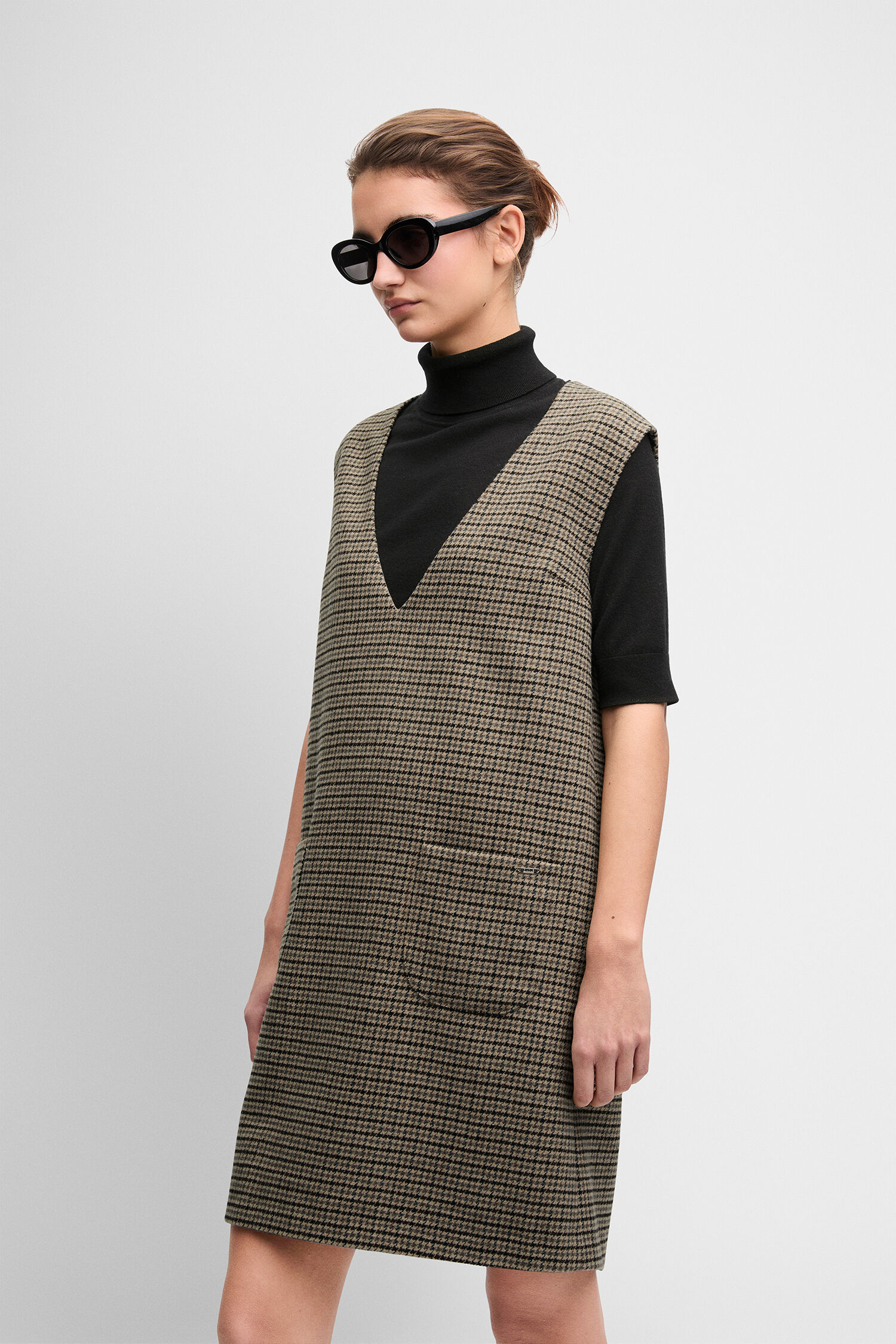 Hutlose Weste, V-Ausschnitt, Hahnentritt Muster, Samtrohr, Weste über Kleid