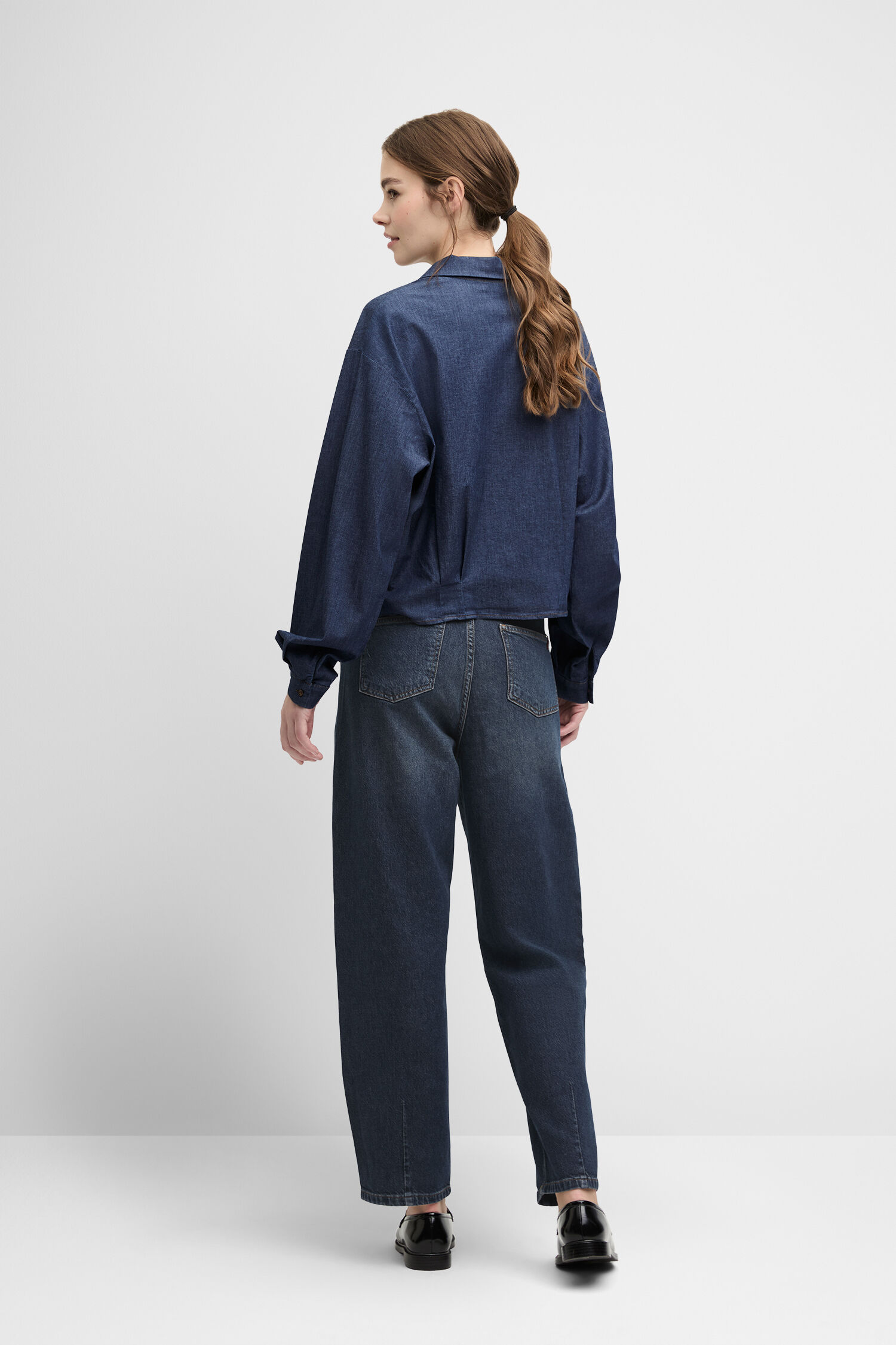 Hosen, Jeanshose, Mantel, Pullover, Person