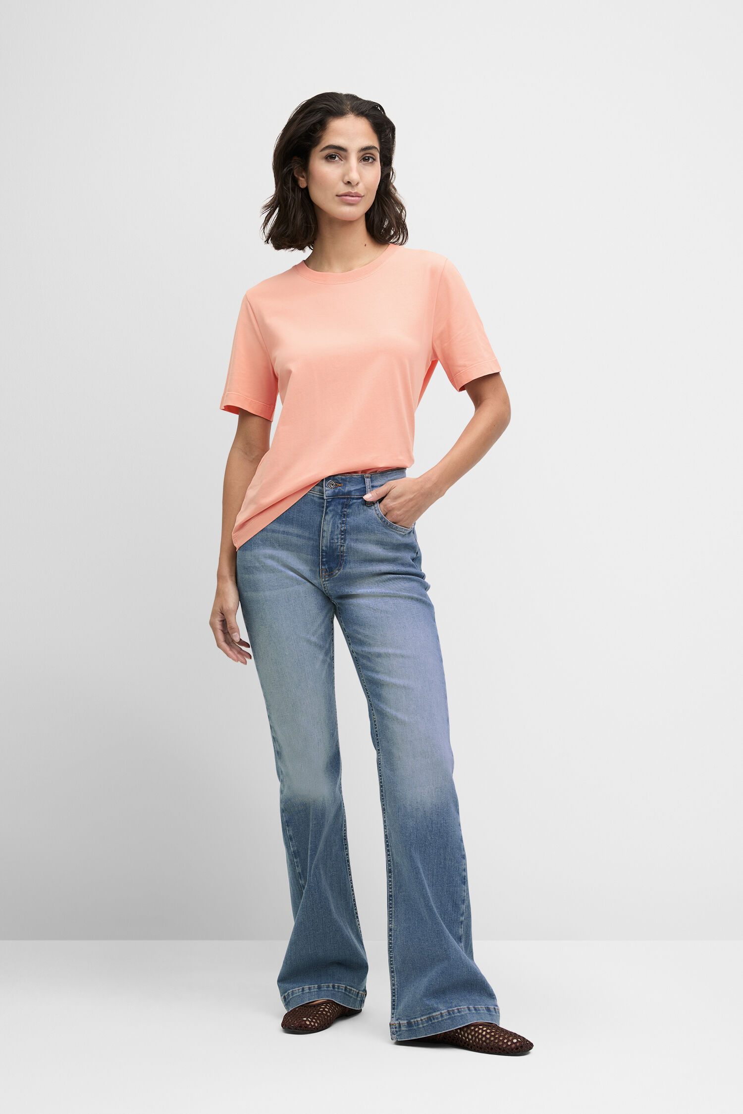 Jeans CISTELLA Hosen, Bluse, Jeans, Person, Frau