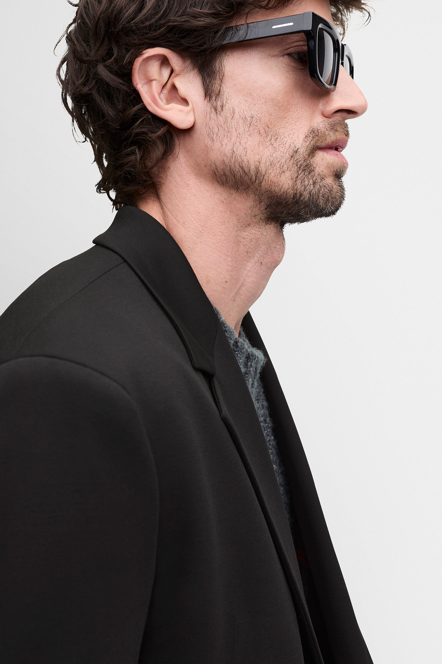 blazer, doppelreihig, schwarz, pullover, sonnenbrille