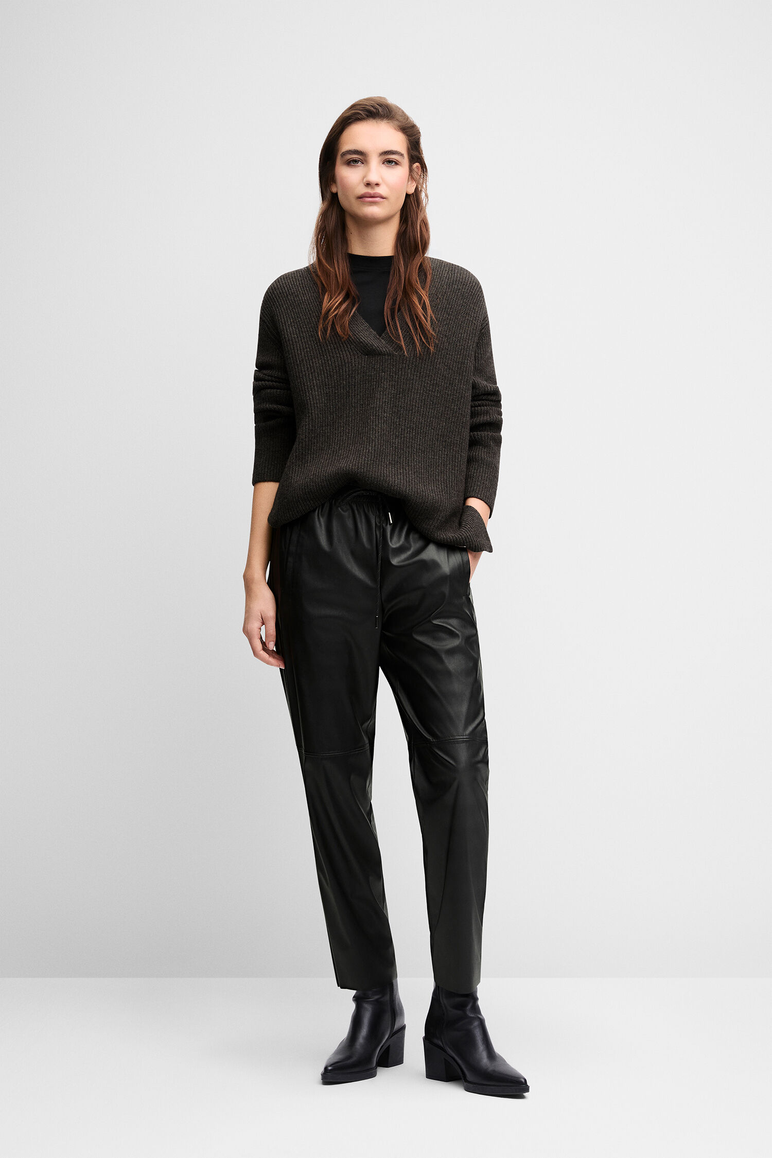 Pullover, Wollpullover, Oversized, Dunkelgrün, Lederlook-Hose