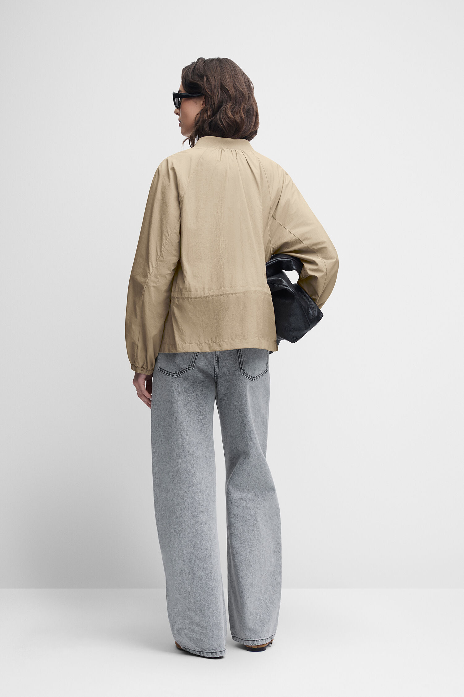 Bekleidung, Mantel, Jacke, Hosen, Person