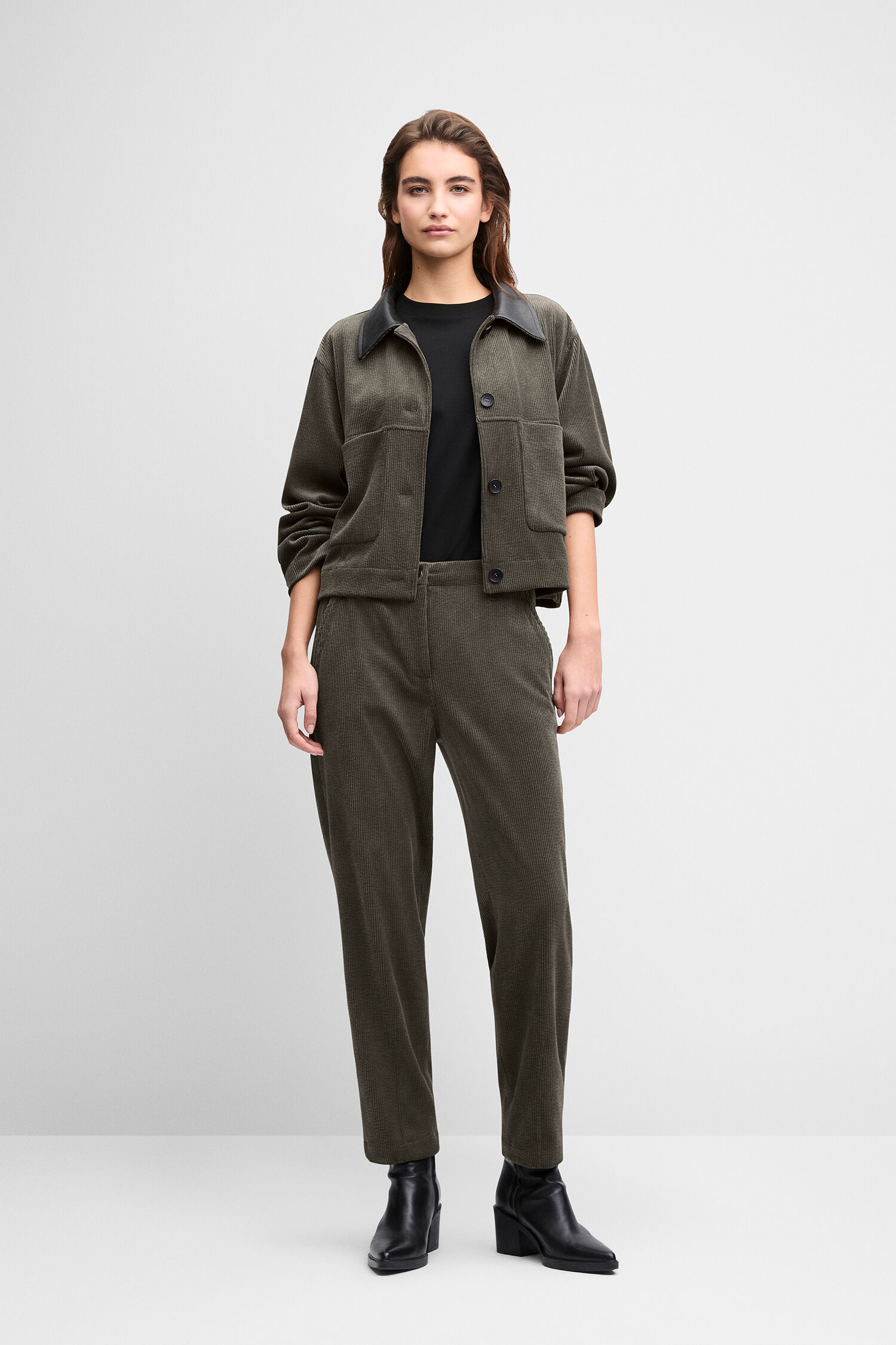 Jogginghose, Cordhose, Wendejacke, Olivegrün, Boots