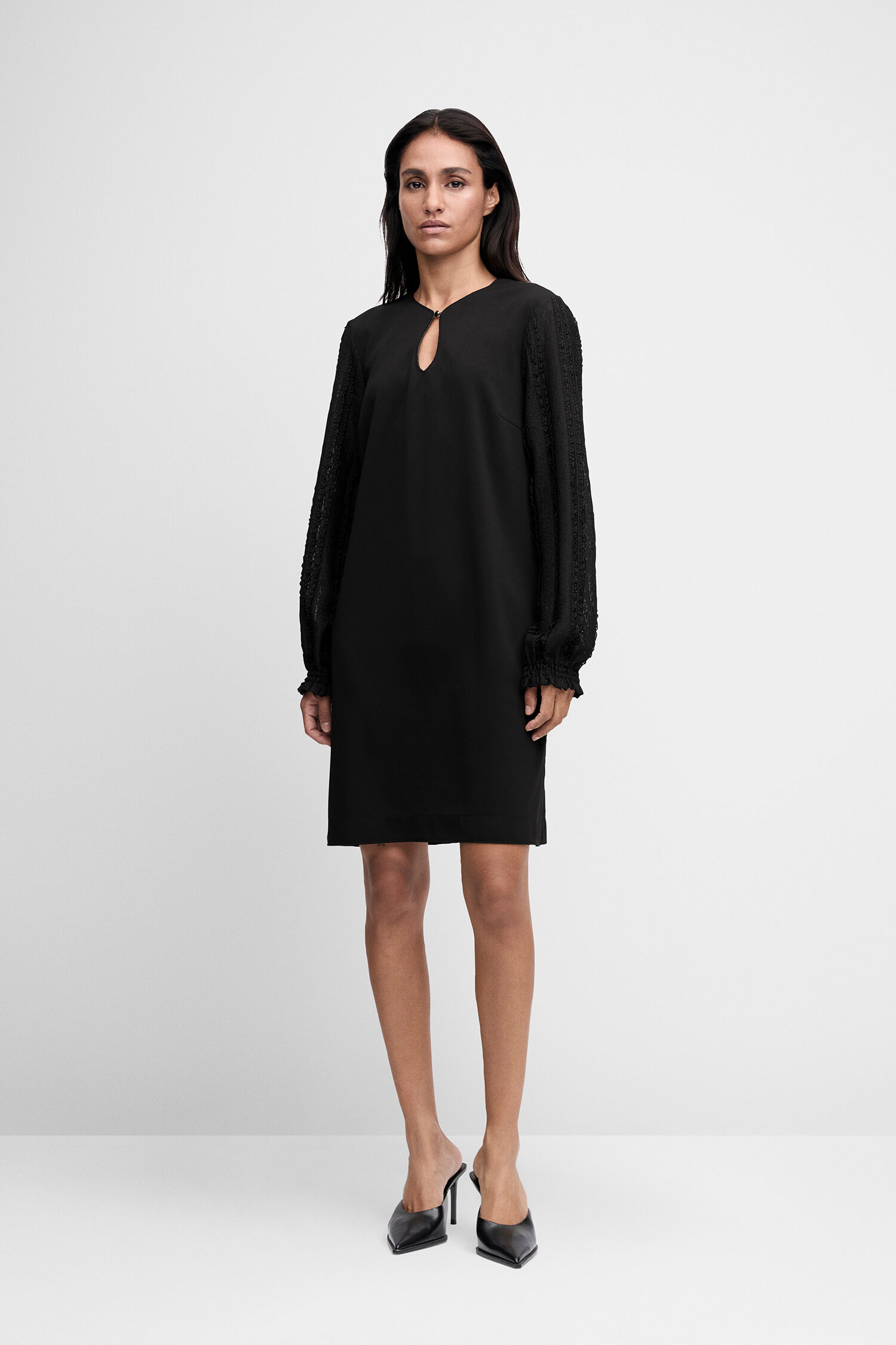 Kleid, Schwarzes Kleid, Longsleeve, Spitze Ärmel, V-Ausschnitt